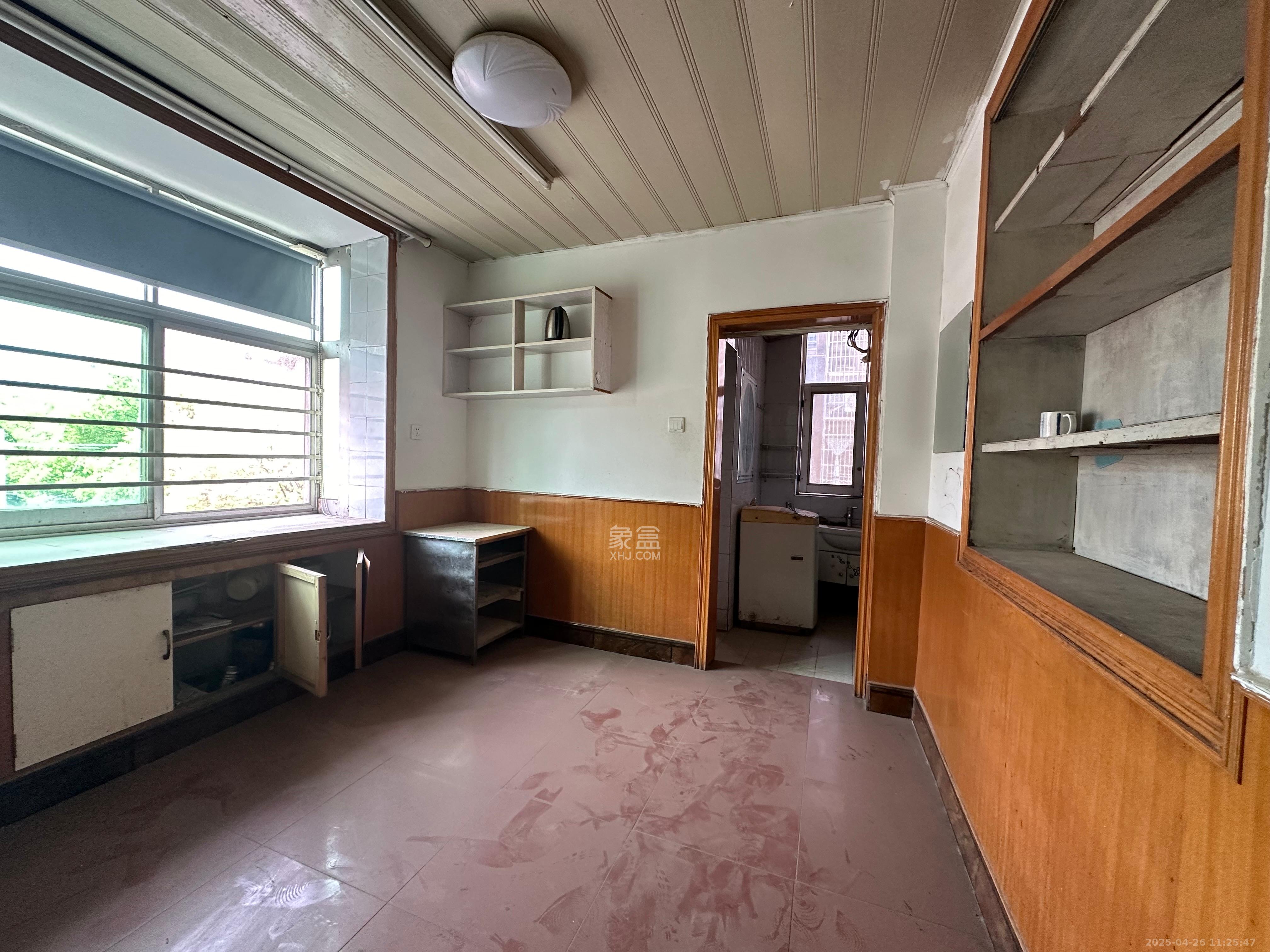 砂子塘小学宿舍 3室2厅1卫 2600.0元/月 砂子塘小学宿舍 3室2厅1卫 2600.0元/月室内图