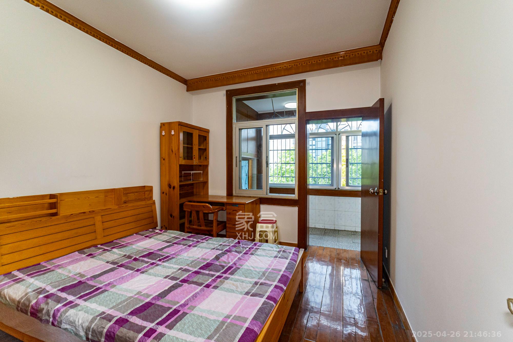 星邻东苑(工商局宿舍) 3室2厅2卫 60.0万 星邻东苑(工商局宿舍) 3室2厅2卫 60.0万卧室