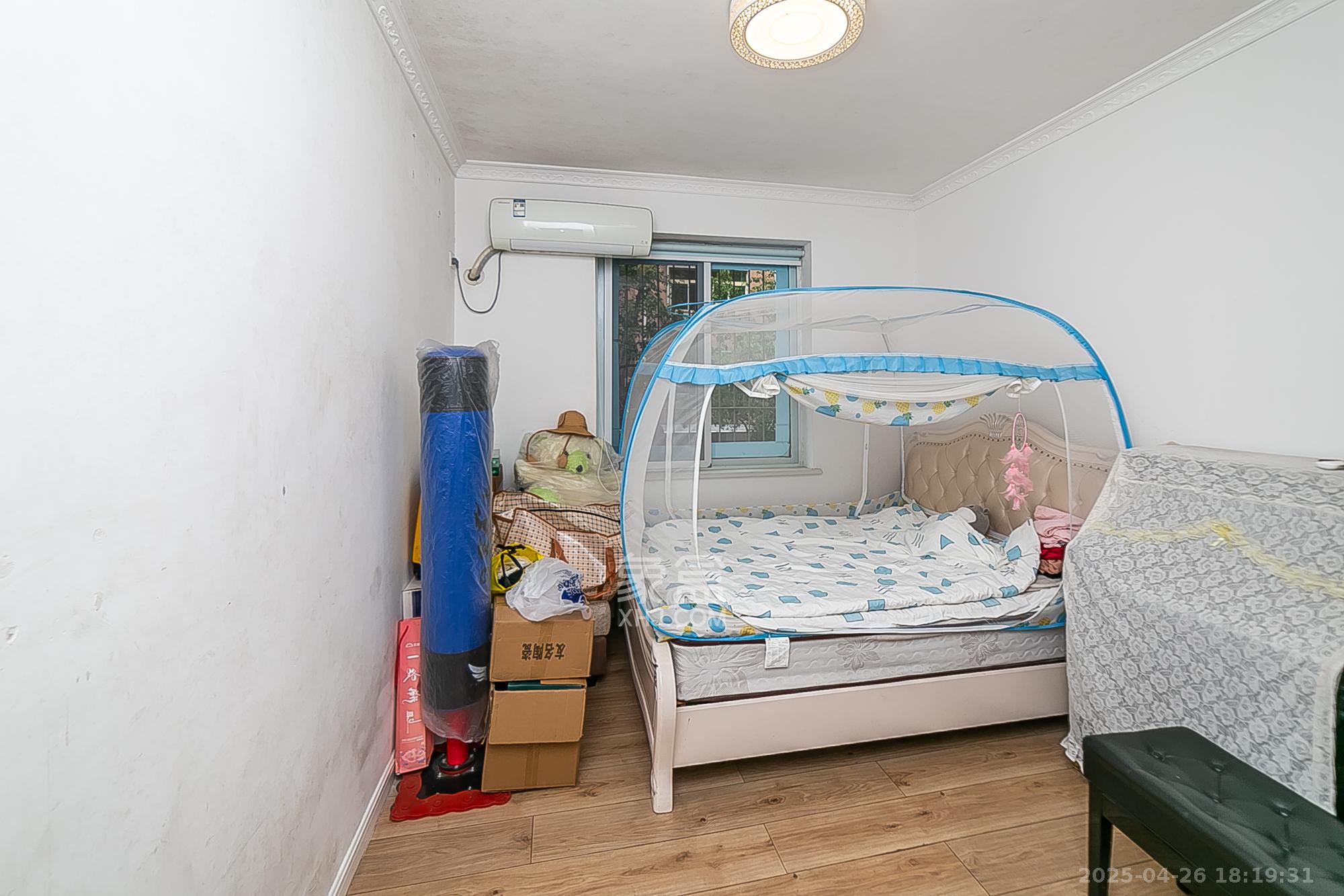 梅岭村  3室2厅1卫    71.8万 梅岭村  3室2厅1卫    71.8万卧室