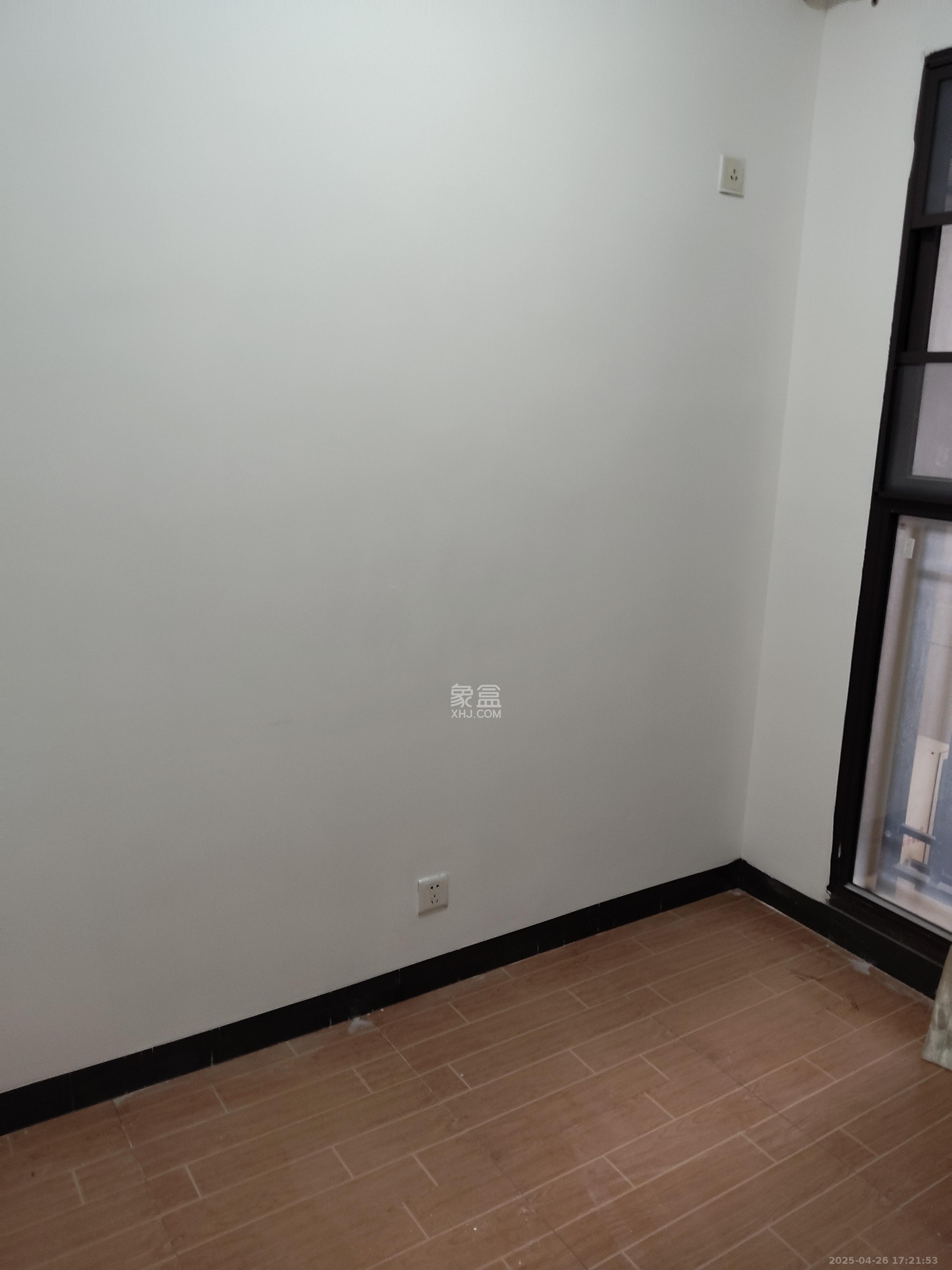 绿地之窗  3室2厅1卫   2000.00元/月室内图