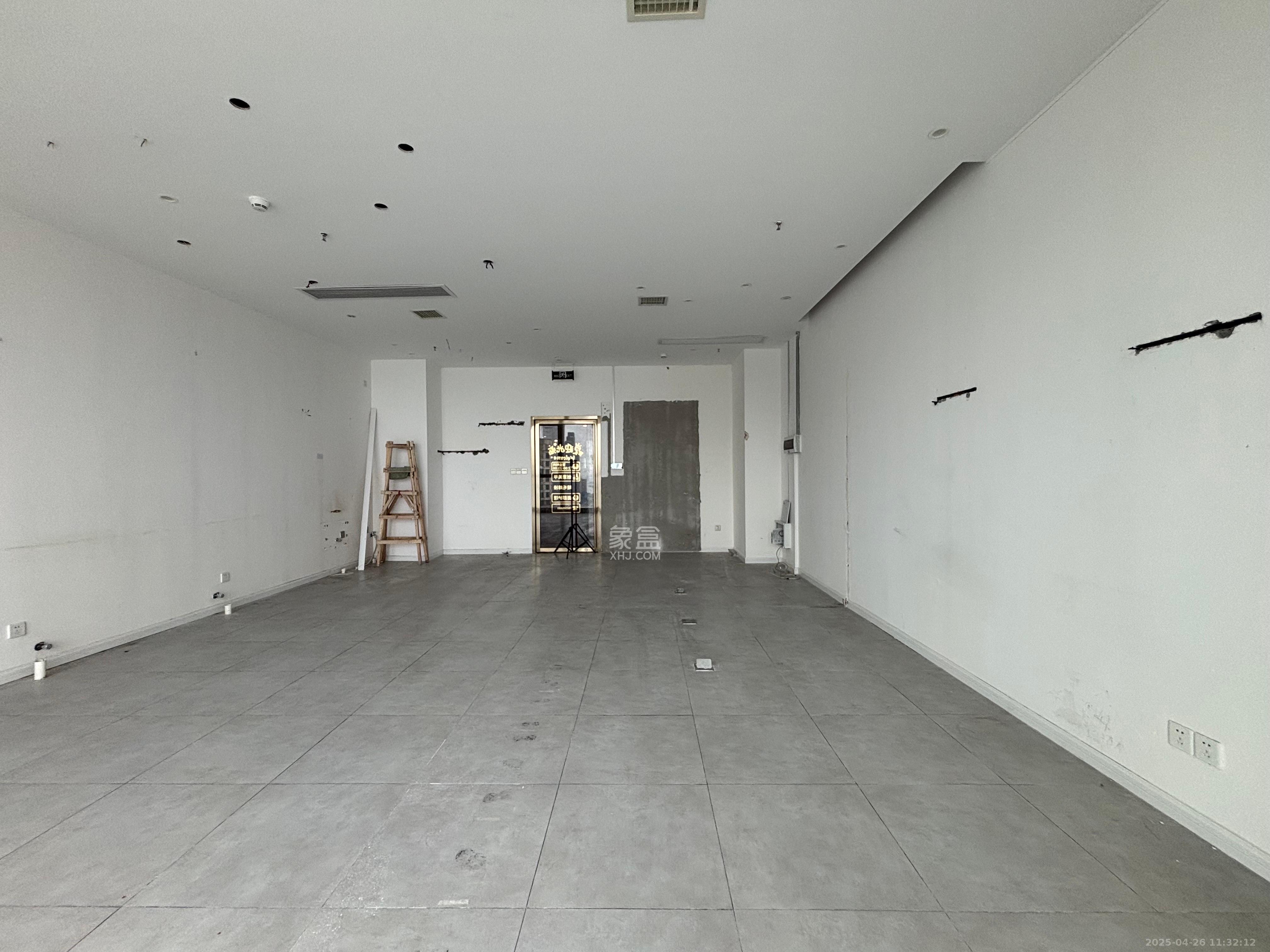 汇景发展环球中心   94.0㎡     4950.00元/月室内图