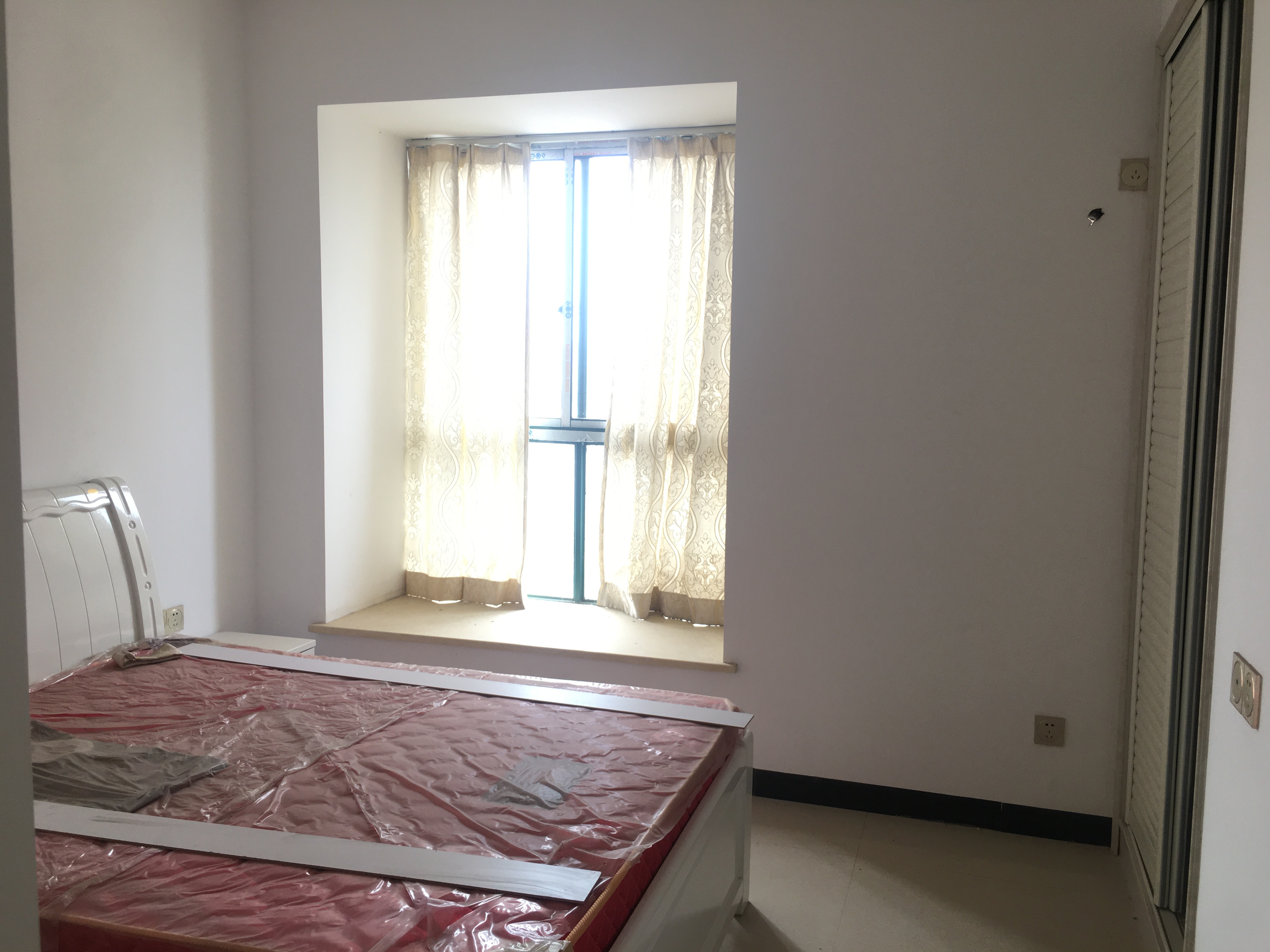 品阁 3室2厅2卫 2000.0元/月 品阁 3室2厅2卫 2000.0元/月室内图