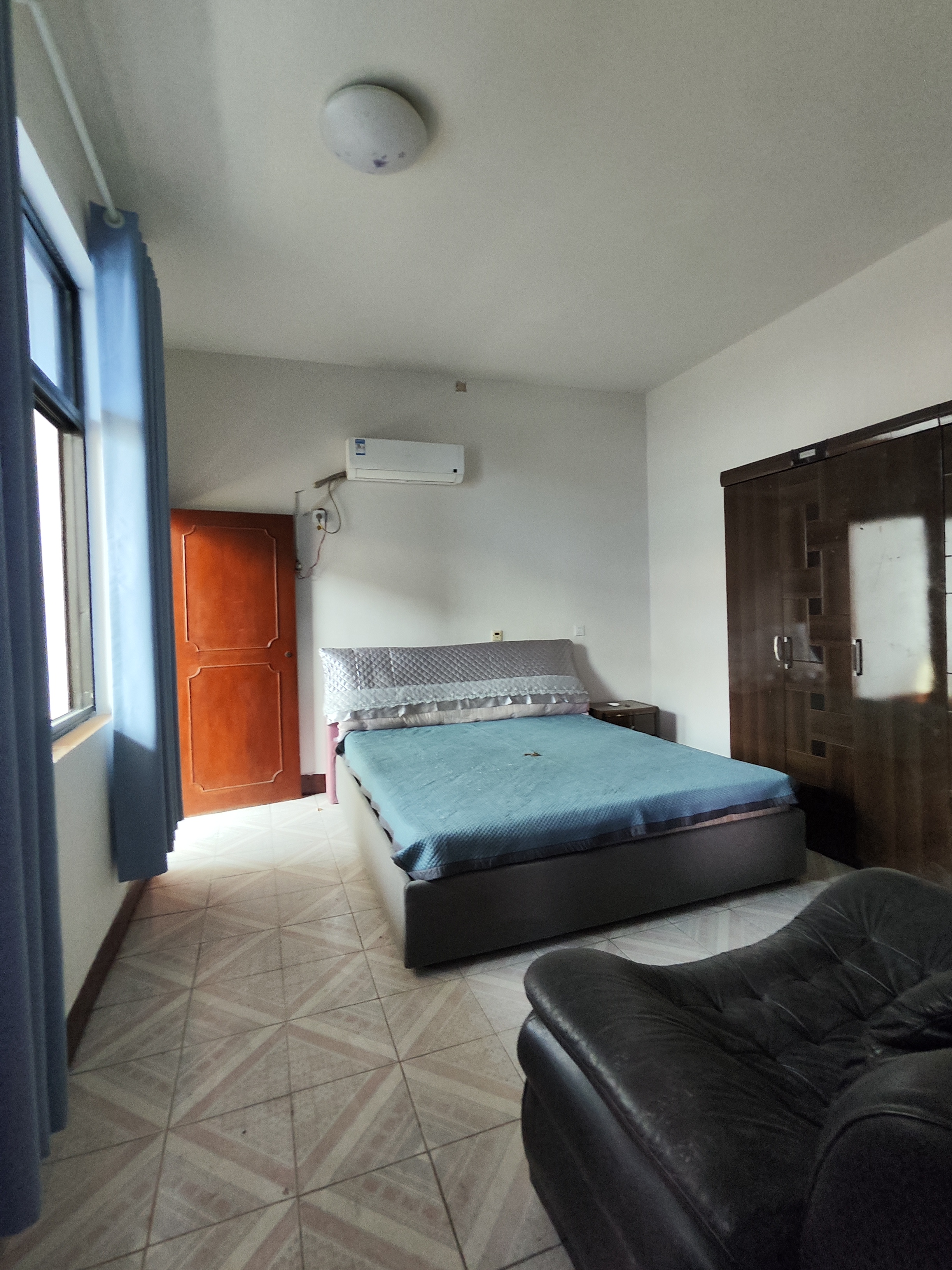 三角坪散盘 4室4厅2卫 1100.0元/月 三角坪散盘 4室4厅2卫 1100.0元/月室内图