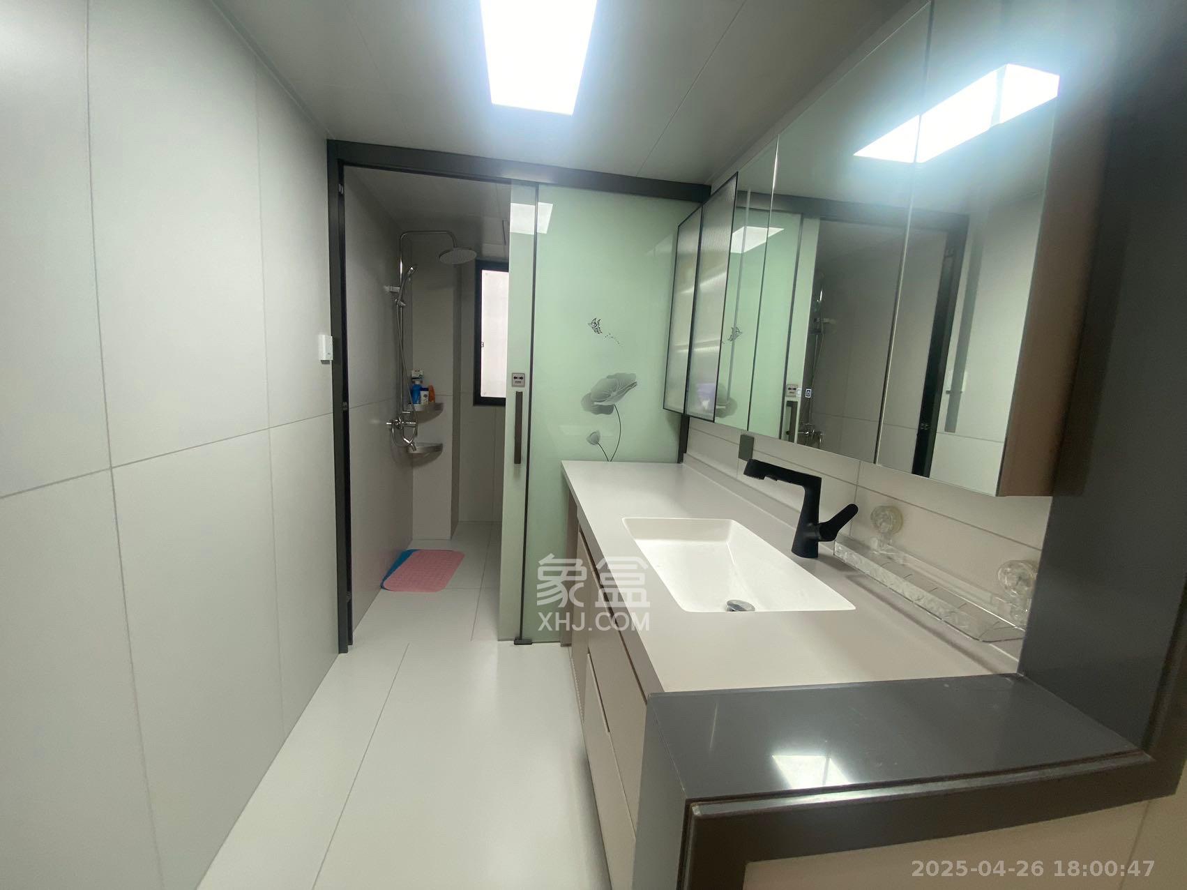 桃花嘉园  3室2厅1卫   2600.00元/月室内图