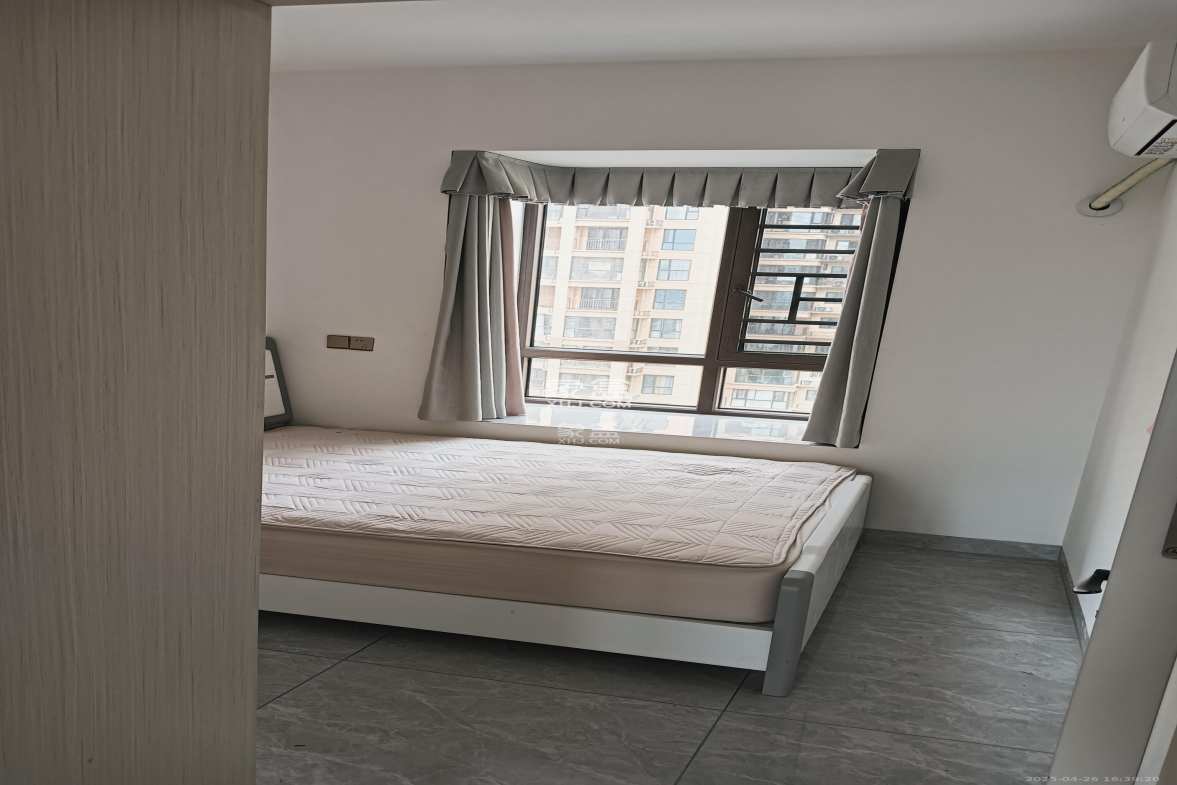 富兴悦府(富兴学府名邸) 4室2厅2卫 2300.0元/月 富兴悦府(富兴学府名邸) 4室2厅2卫 2300.0元/月室内图