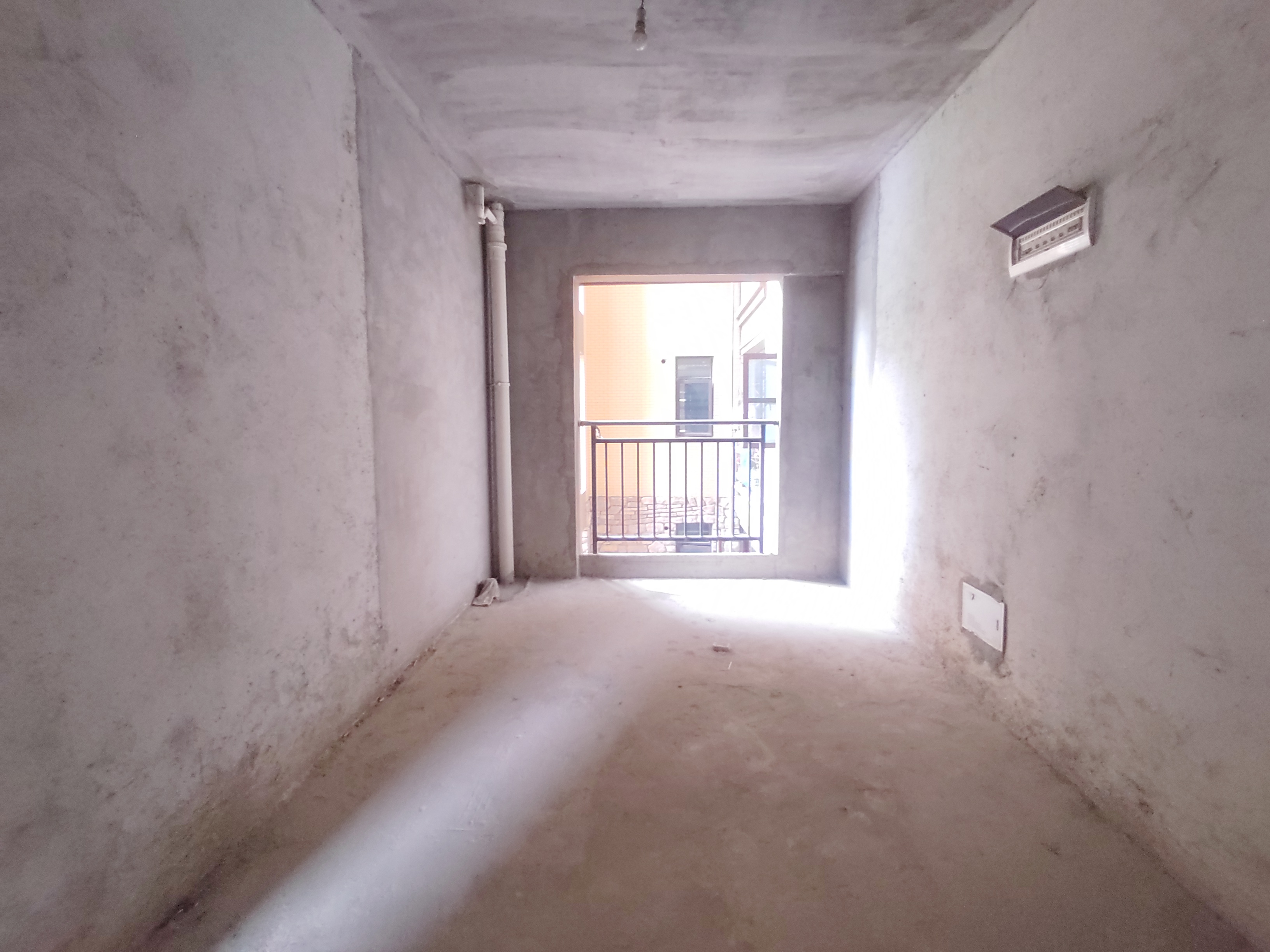 众一桂府 5室2厅2卫 69.8万 众一桂府 5室2厅2卫 69.8万客厅