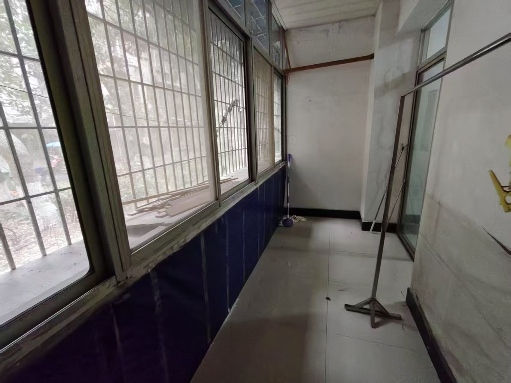 市煤炭局家属楼  3室1厅1卫    27.8万客厅