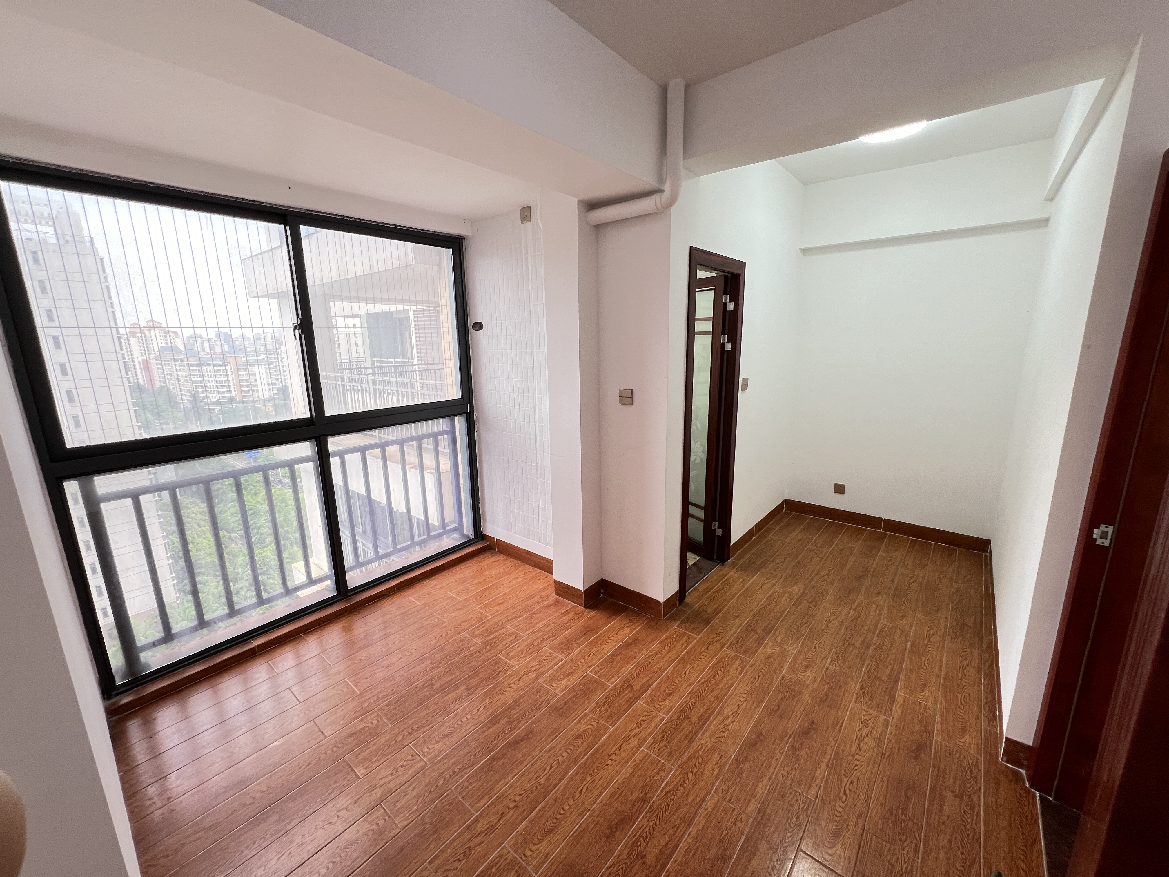 兆南丽湾 1室1厅1卫 4000.0元/月 兆南丽湾 1室1厅1卫 4000.0元/月室内图