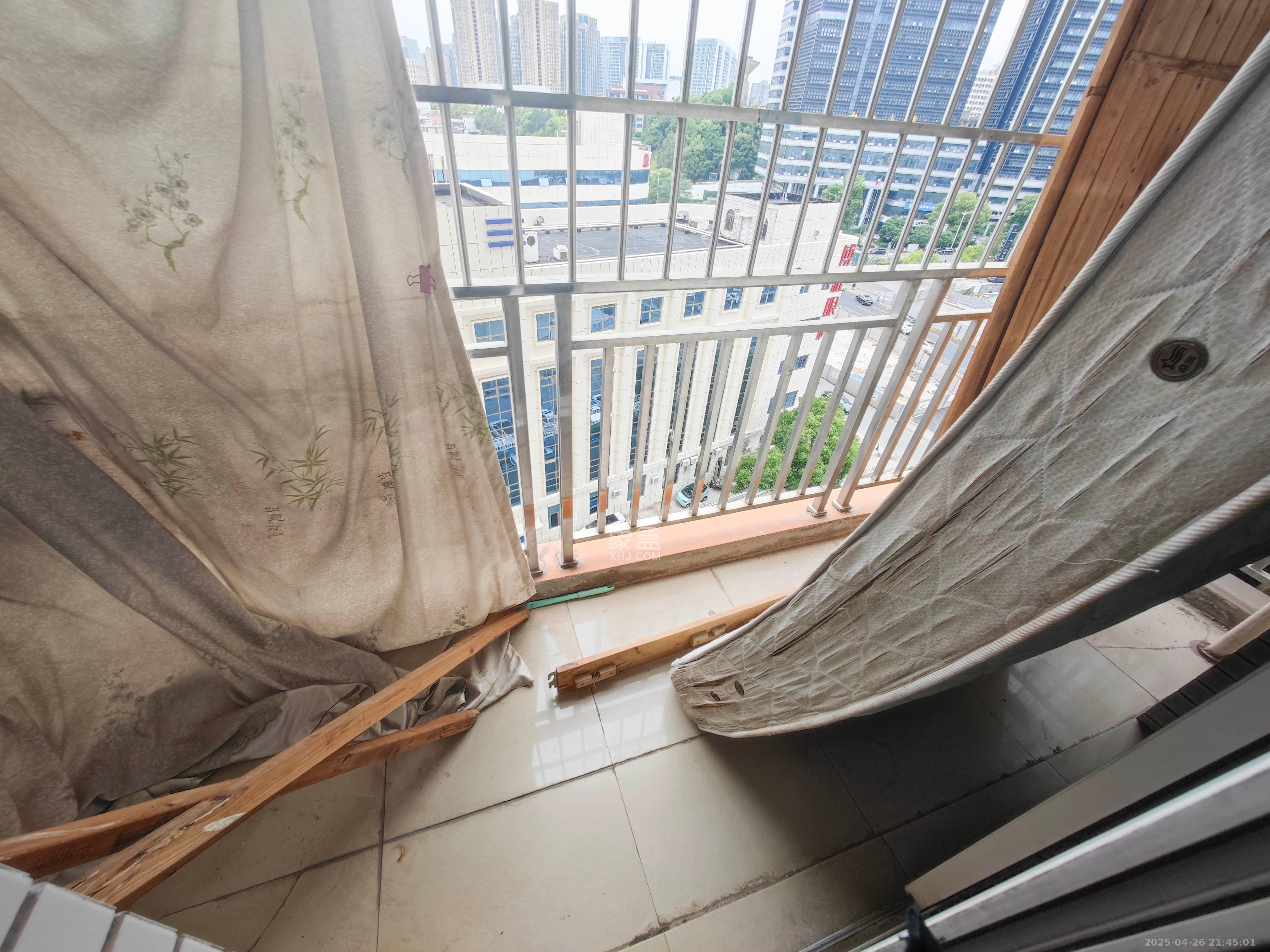 天剑华城  2室2厅1卫    49.5万 天剑华城  2室2厅1卫    49.5万阳台