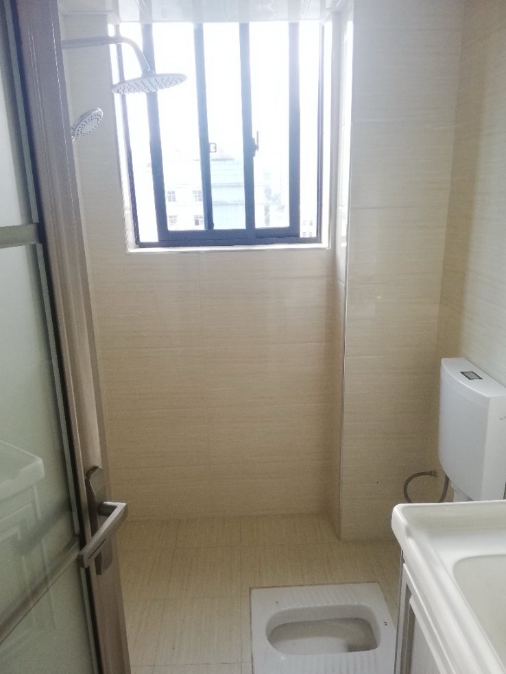 龙源华城  2室2厅1卫   1700.00元/月室内图
