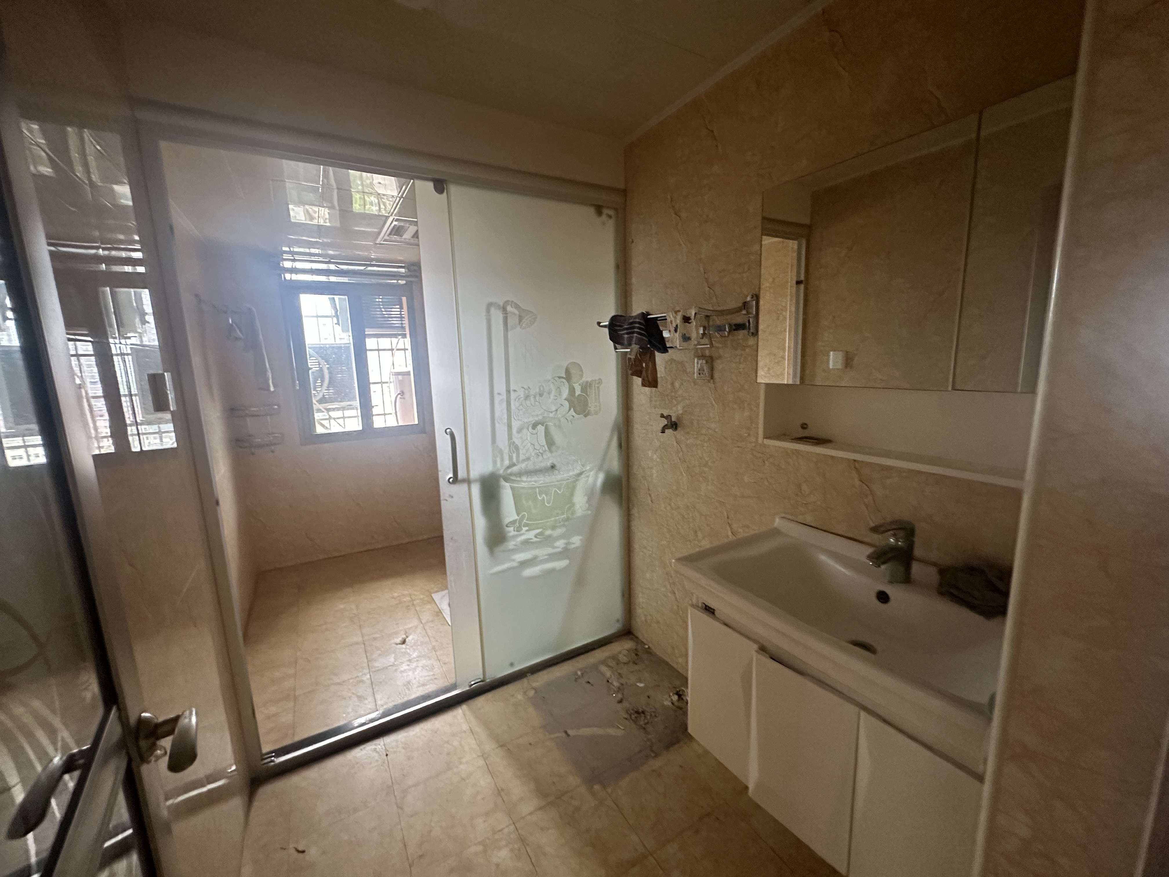 凯泉湾 3室2厅2卫 58.0万 凯泉湾 3室2厅2卫 58.0万客厅