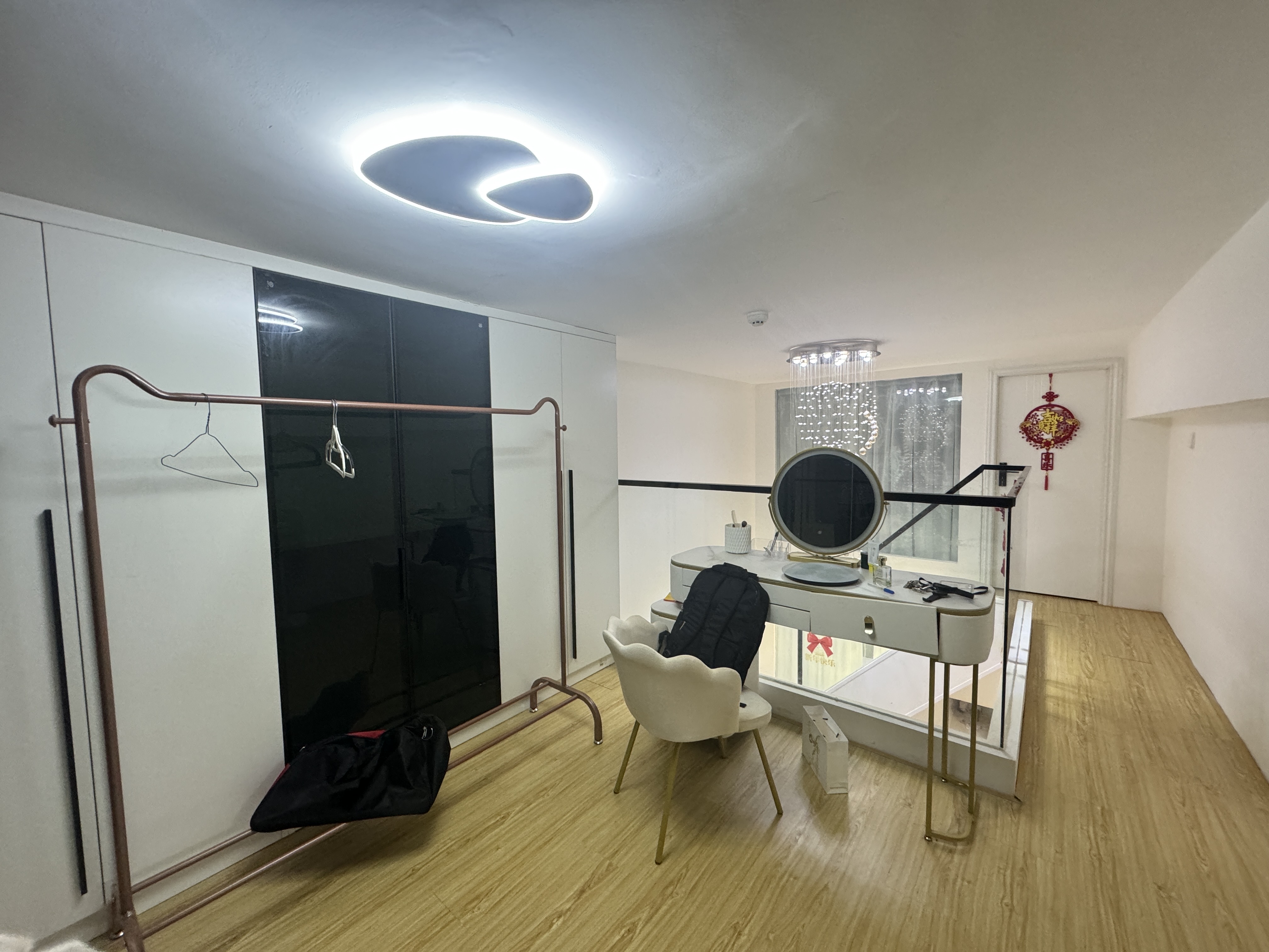 飞龙公寓 3室2厅1卫 58.0万 飞龙公寓 3室2厅1卫 58.0万客厅