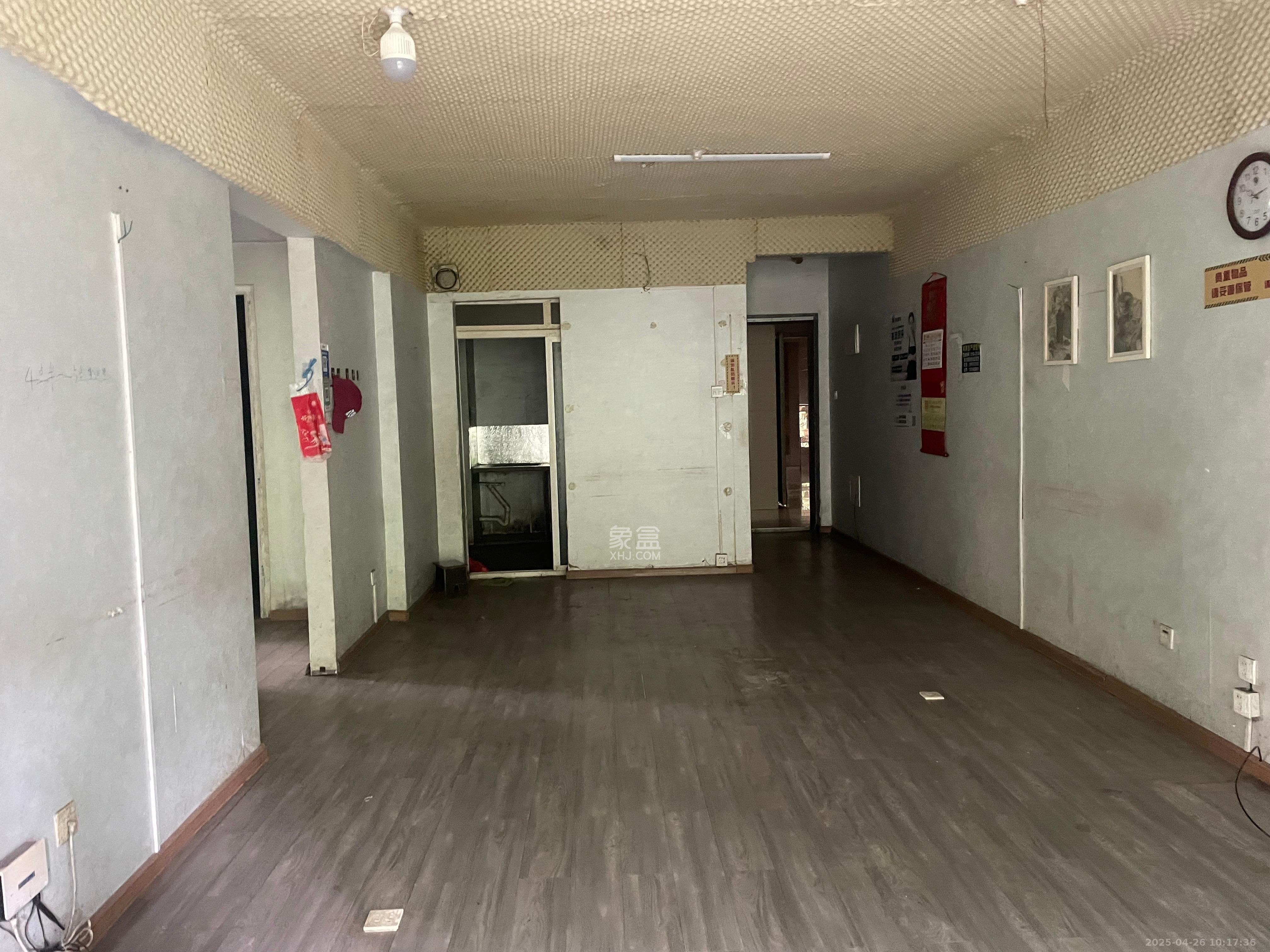 华润凤凰城三期  3室2厅1卫   1200.00元/月室内图