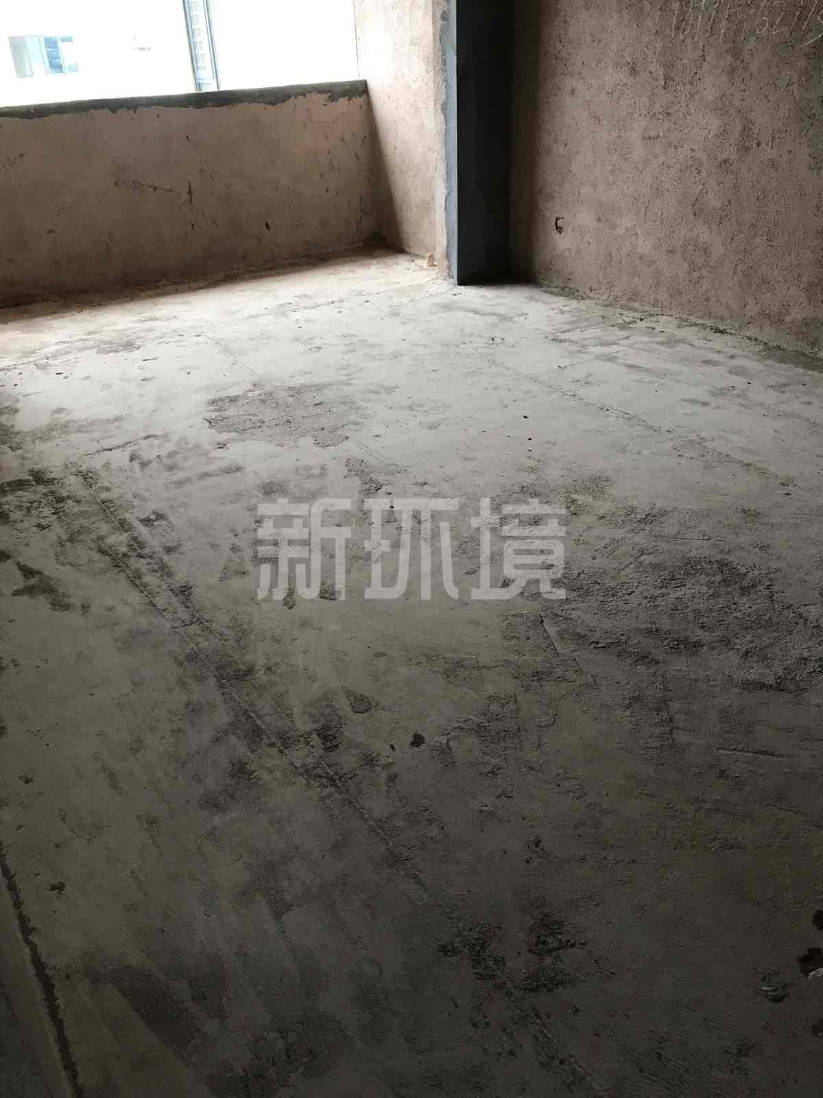 龙源华城  3室2厅2卫   71.00万客厅