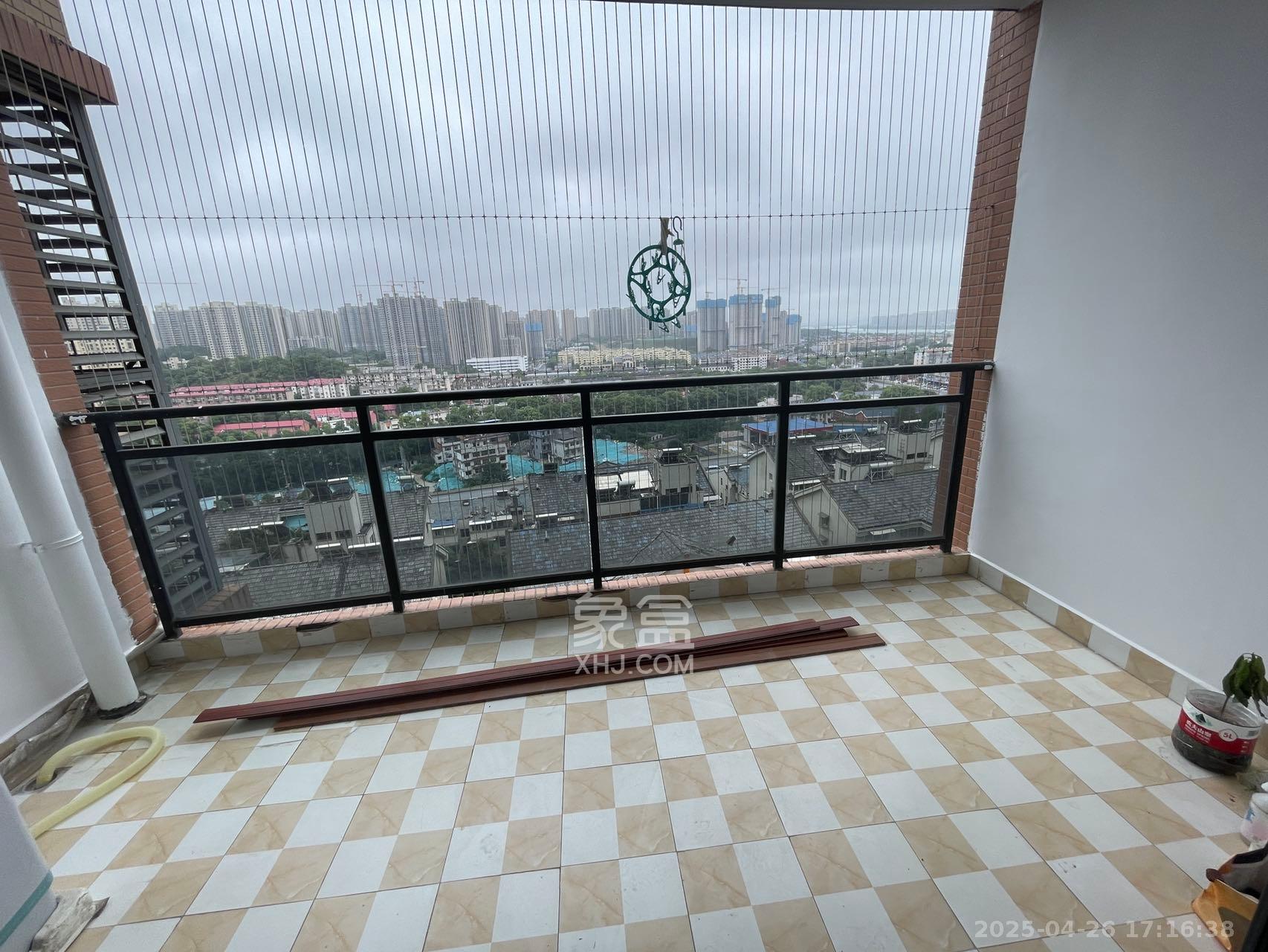 兴威帕克水岸  3室2厅1卫   2000.00元/月室内图