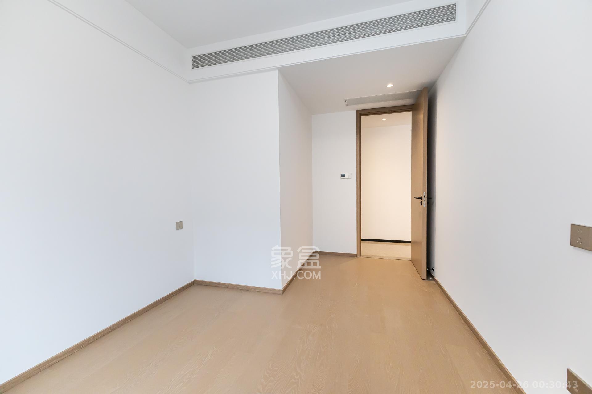 时代建发和著  4室2厅2卫   206.00万卧室