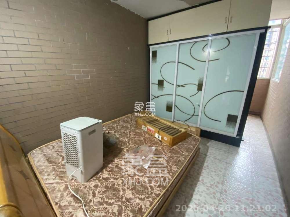 湖湘林语一期  3室2厅1卫   700.00元/月室内图