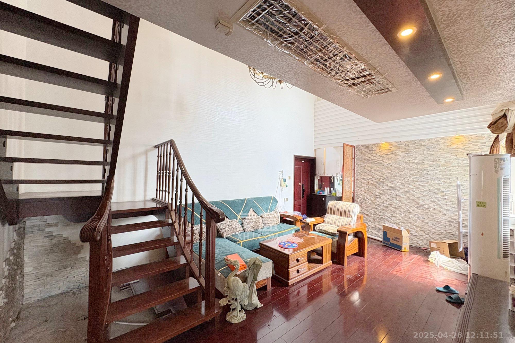 王府井公寓(福源公寓)  5室2厅2卫    300.0万 王府井公寓(福源公寓)  5室2厅2卫    300.0万客厅