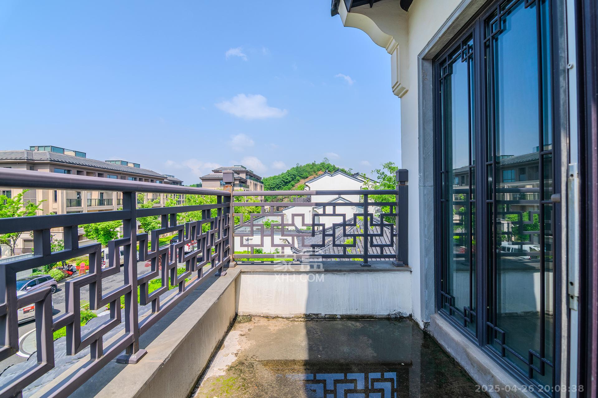 绿城高尔夫小镇  6室2厅4卫    468.0万阳台