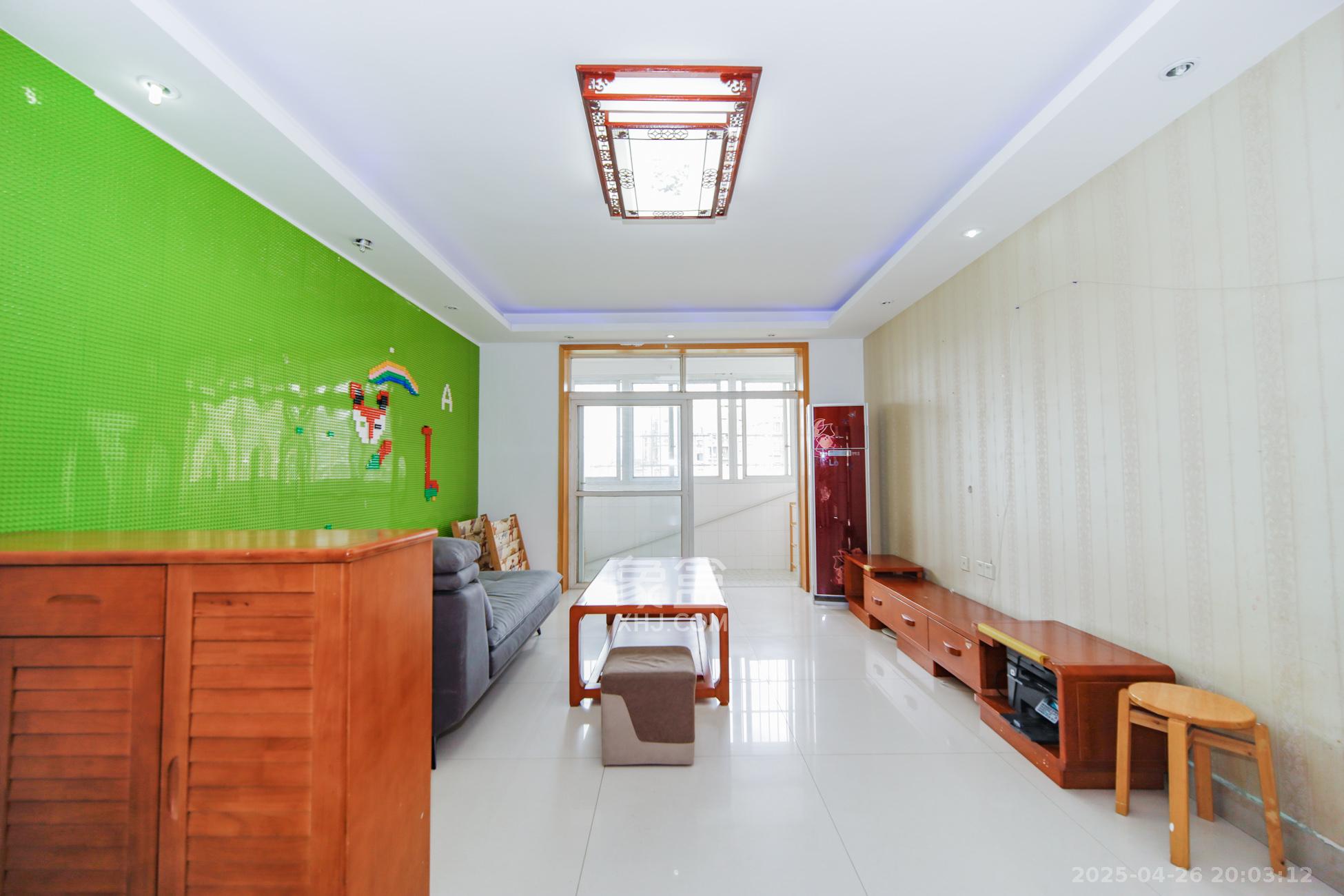 德馨园 5室2厅3卫 55.0万 德馨园 5室2厅3卫 55.0万客厅