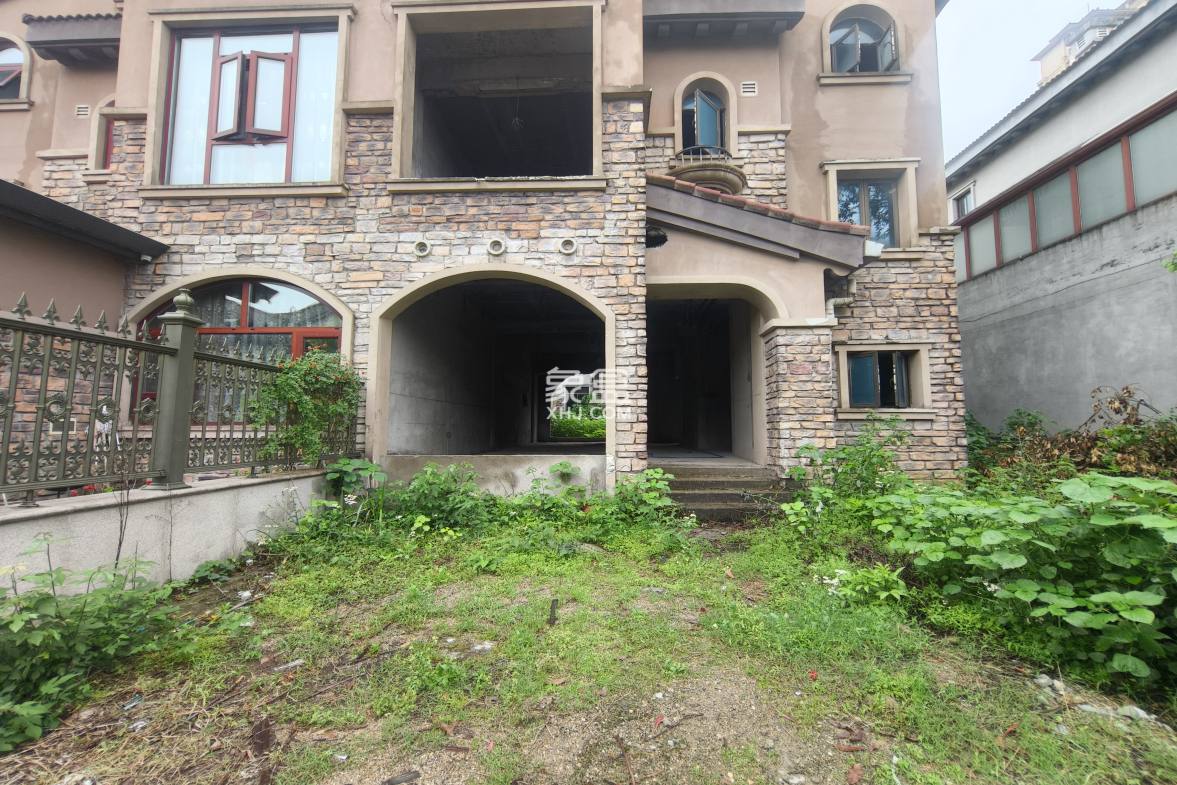 碧桂园  6室2厅4卫    220.0万 碧桂园  6室2厅4卫    220.0万室内图