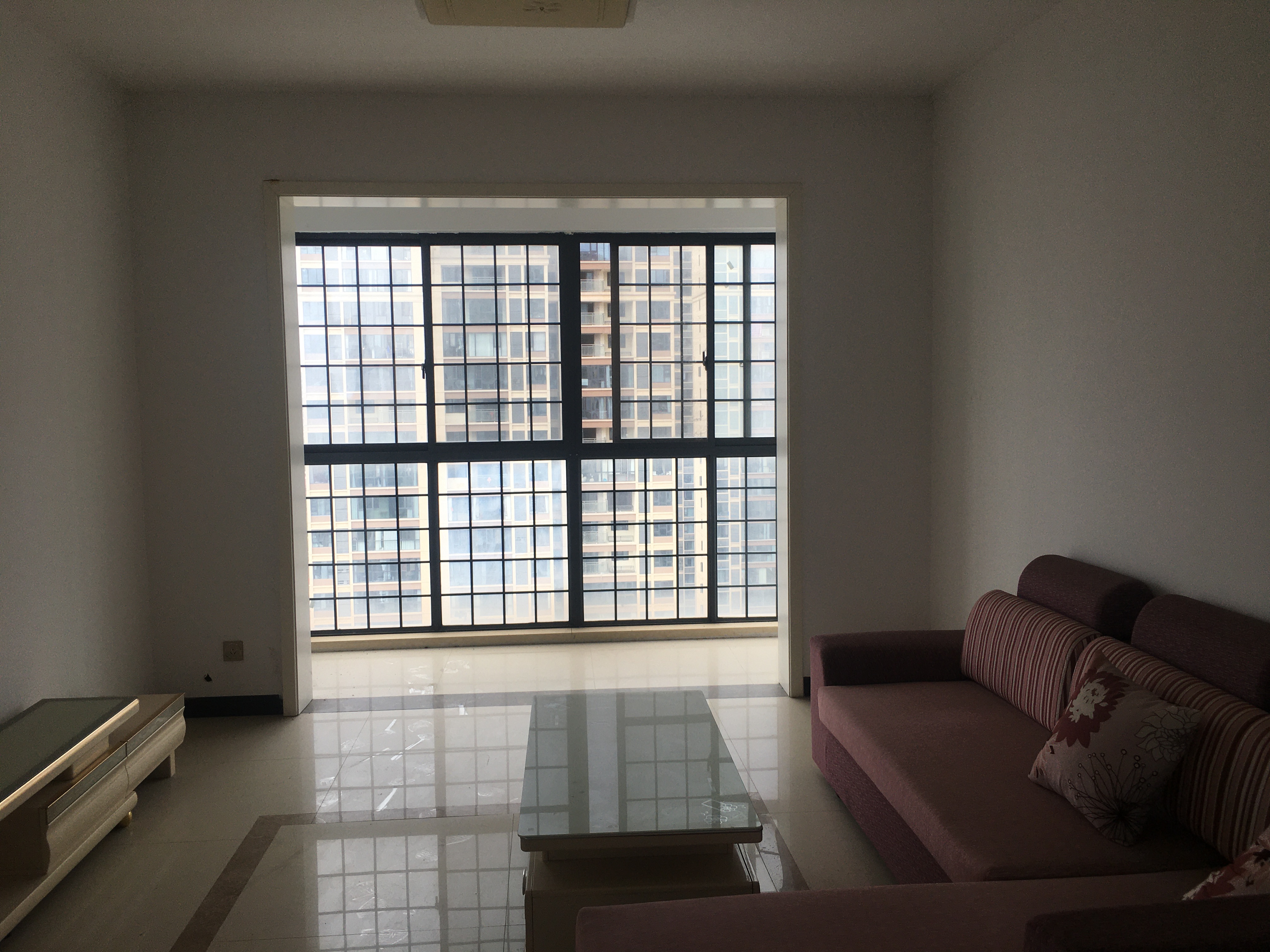 品阁 3室2厅2卫 2000.0元/月 品阁 3室2厅2卫 2000.0元/月室内图