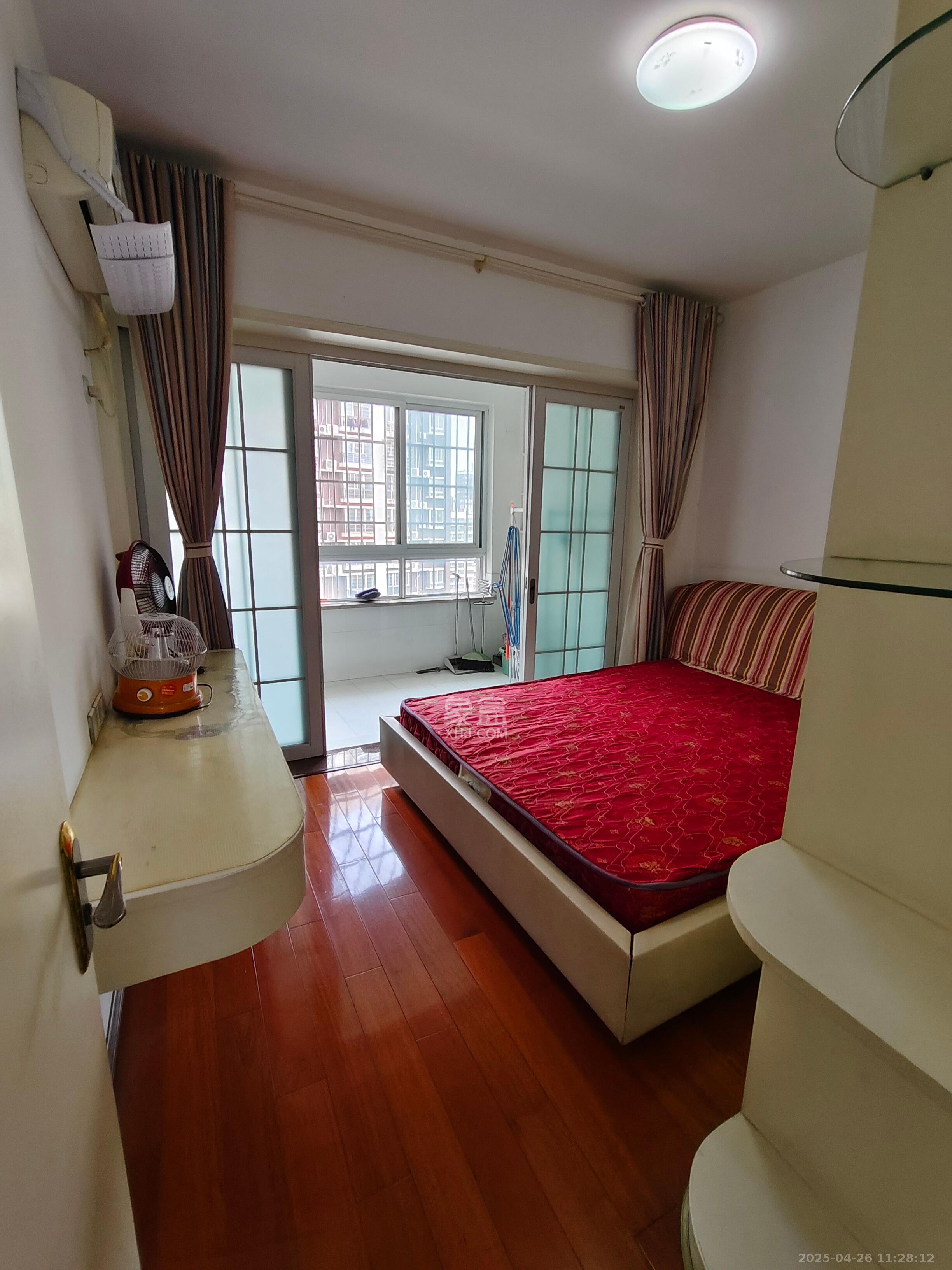 楚天馨苑 4室2厅2卫 1900.0元/月 楚天馨苑 4室2厅2卫 1900.0元/月室内图