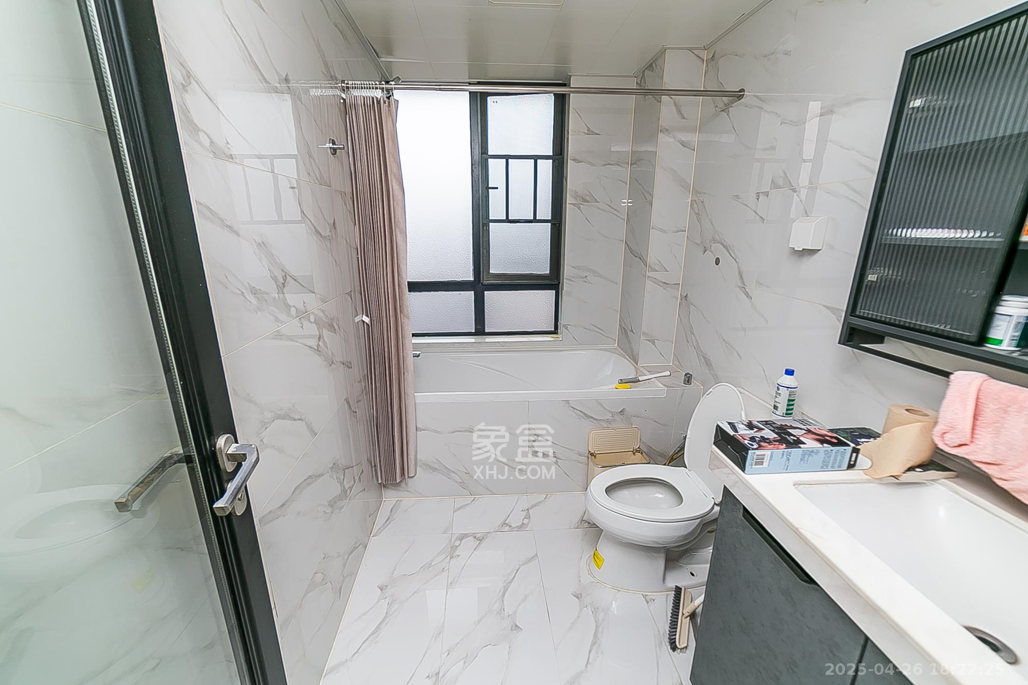 荣悦台  3室2厅2卫    198.0万 荣悦台  3室2厅2卫    198.0万卫生间