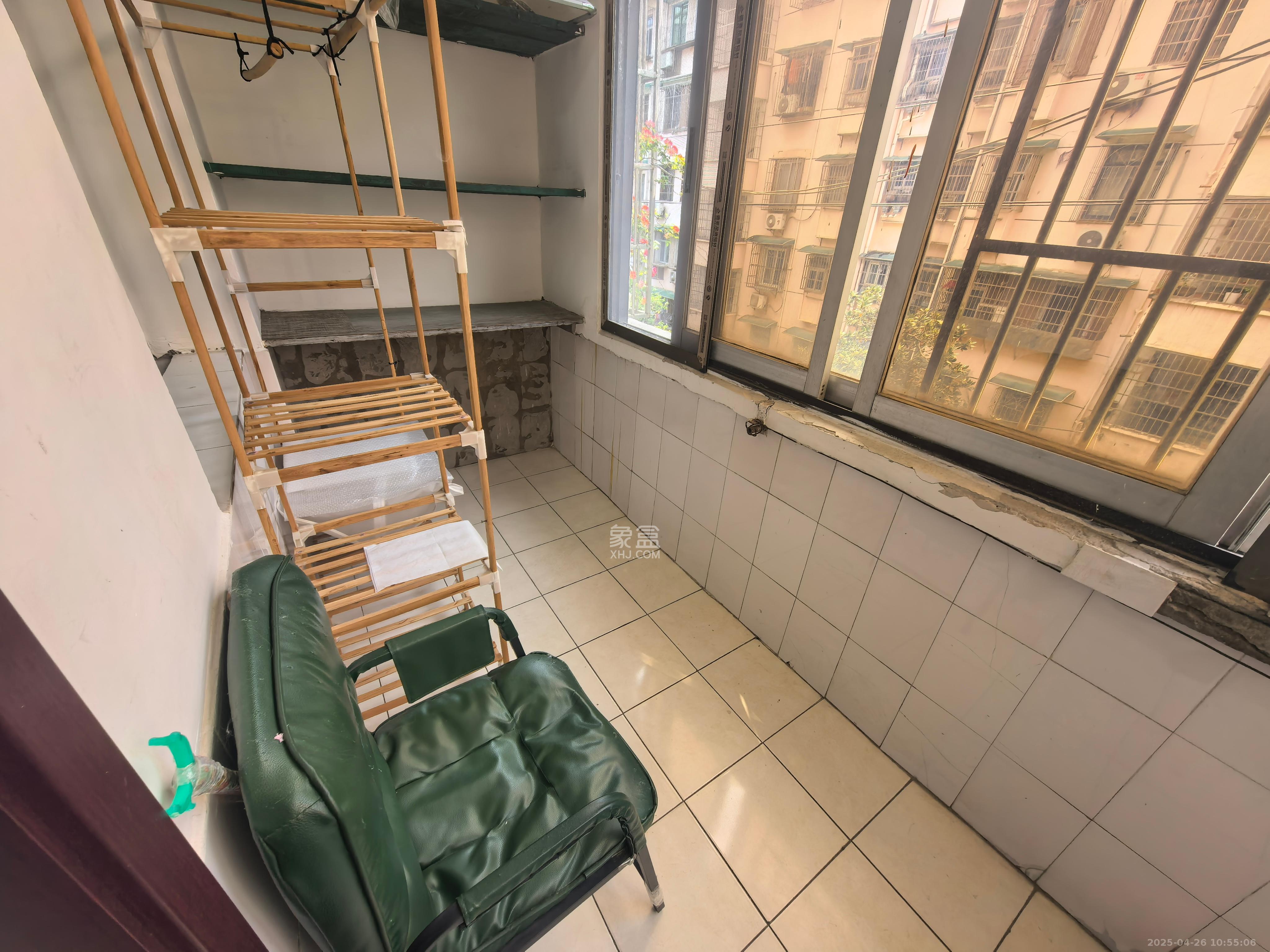 红旗社区  2室1厅1卫   1800.00元/月室内图