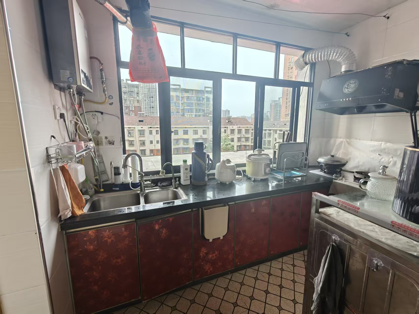 娄底毛巾厂 3室2厅2卫 21.8万 娄底毛巾厂 3室2厅2卫 21.8万客厅