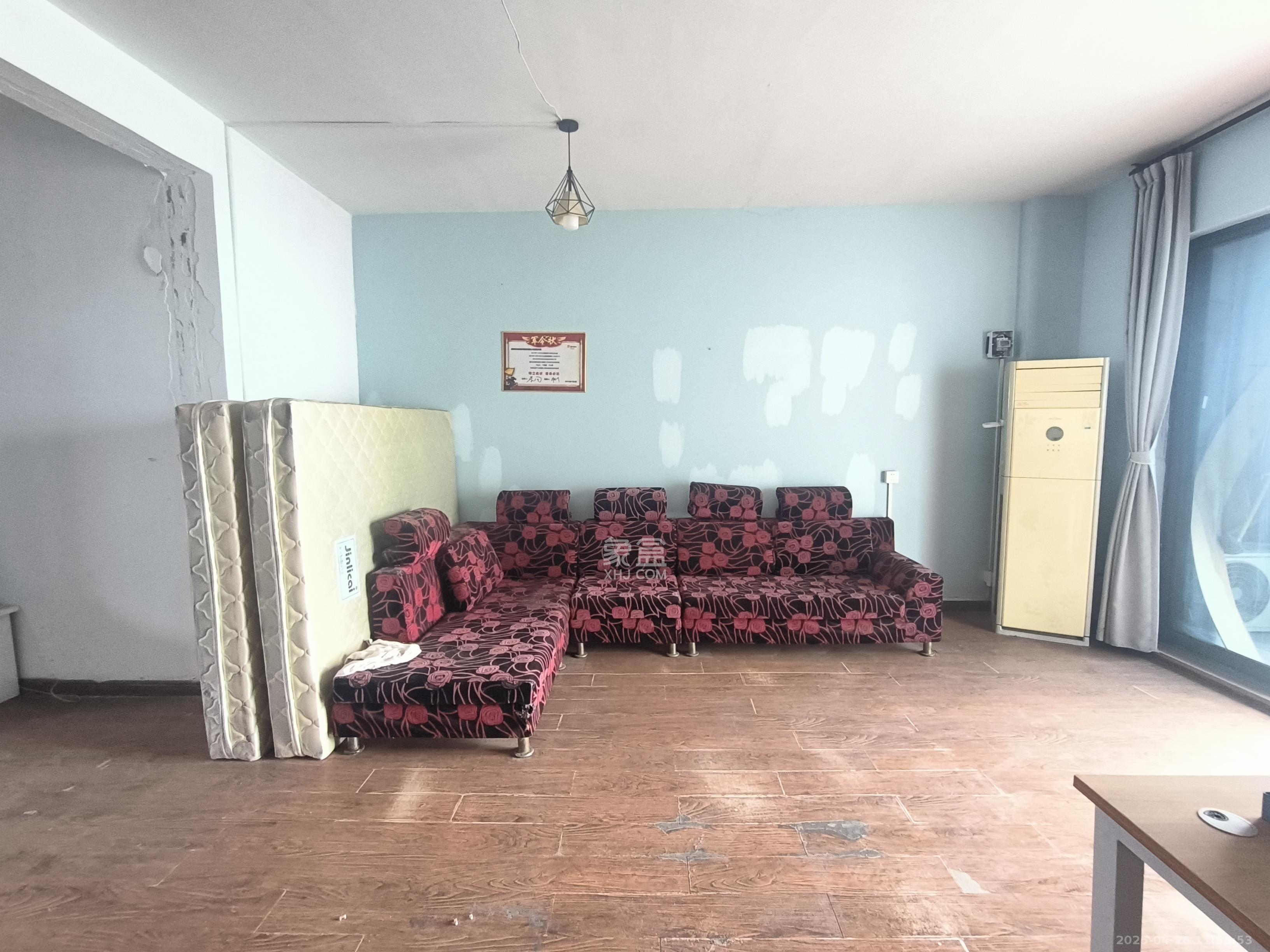 西山汇景一、二期 4室2厅2卫 4200.0元/月 西山汇景一、二期 4室2厅2卫 4200.0元/月室内图