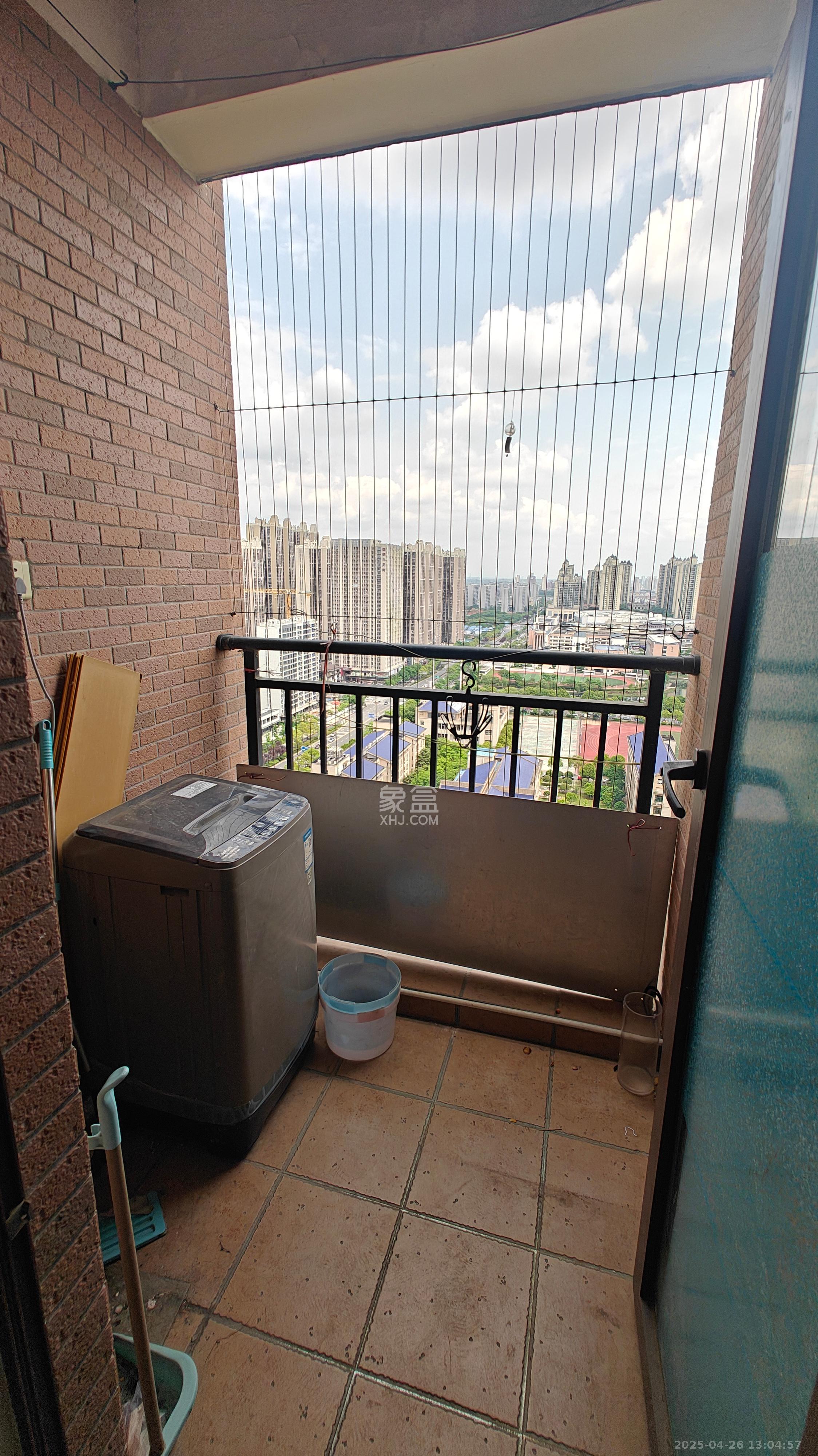 水岸世景  1室1厅1卫   1100.00元/月室内图