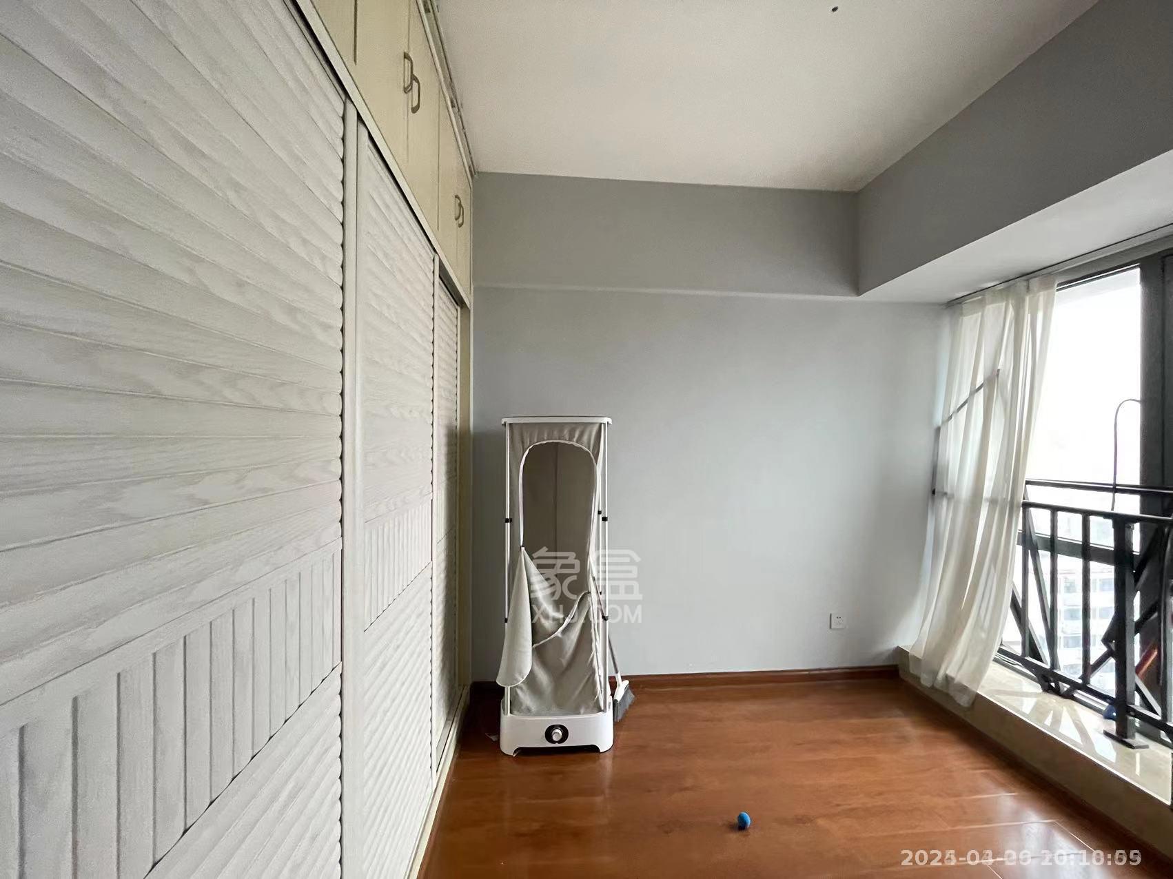 大汉希尔顿  2室0厅0卫    2500.0元/月 大汉希尔顿  2室0厅0卫    2500.0元/月室内图