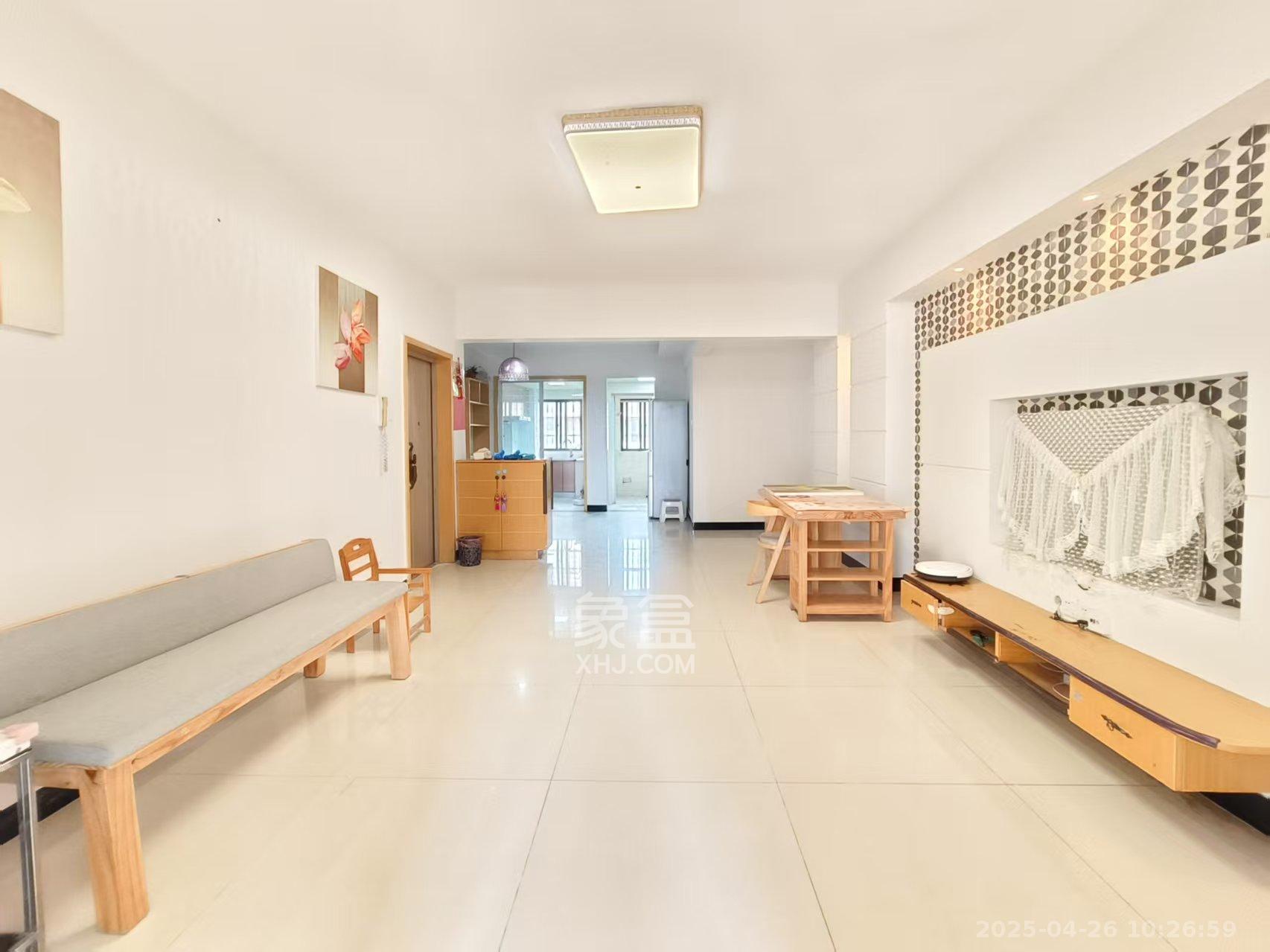 佳阳悦景馨都  3室2厅2卫   2600.00元/月室内图