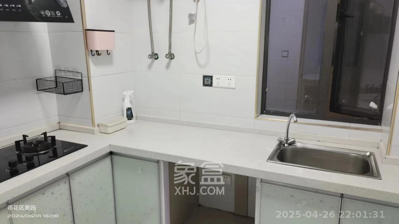 绿地之窗  2室1厅1卫   1800.00元/月室内图