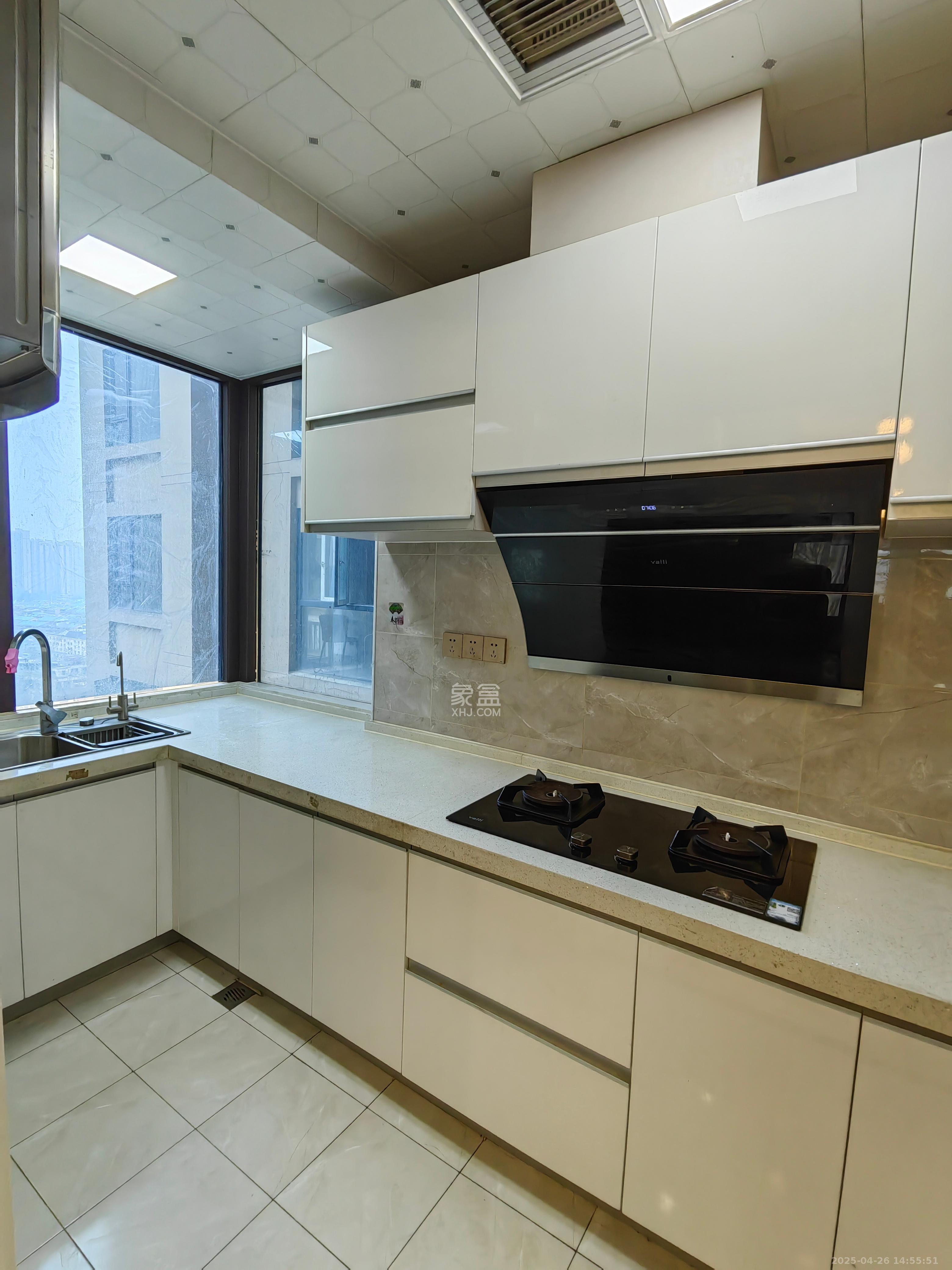 中建梅溪湖中心  3室2厅2卫   3400.00元/月室内图