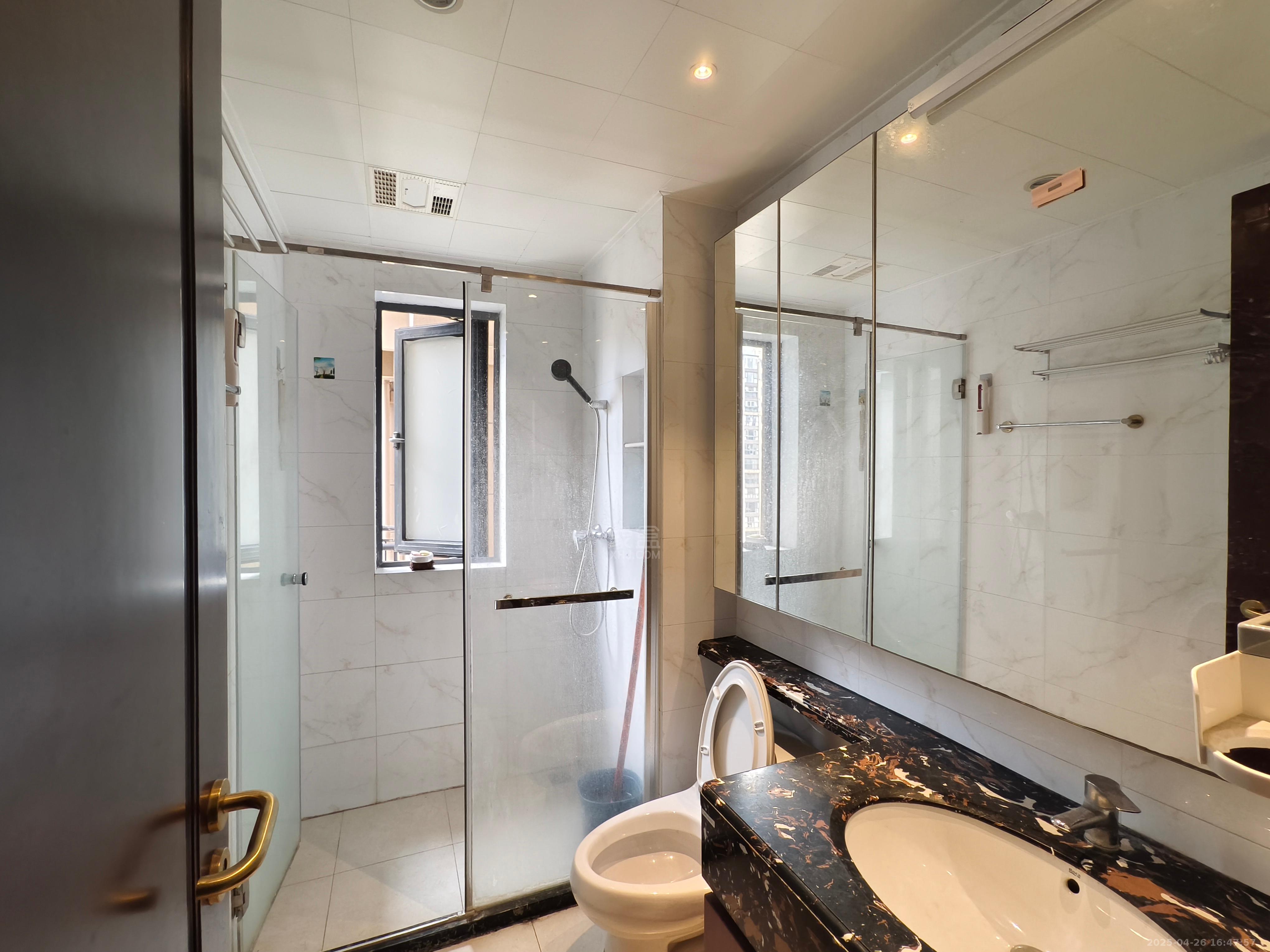 恒大华府 3室2厅1卫 2200.0元/月 恒大华府 3室2厅1卫 2200.0元/月室内图