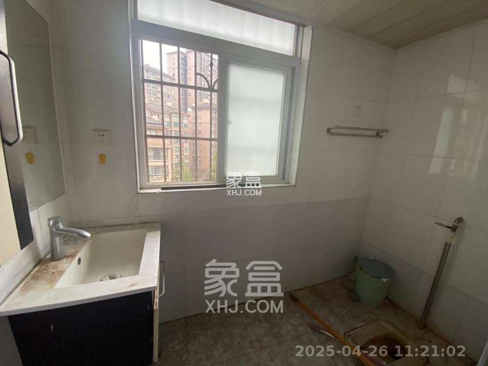 湖湘林语一期  3室2厅1卫   700.00元/月