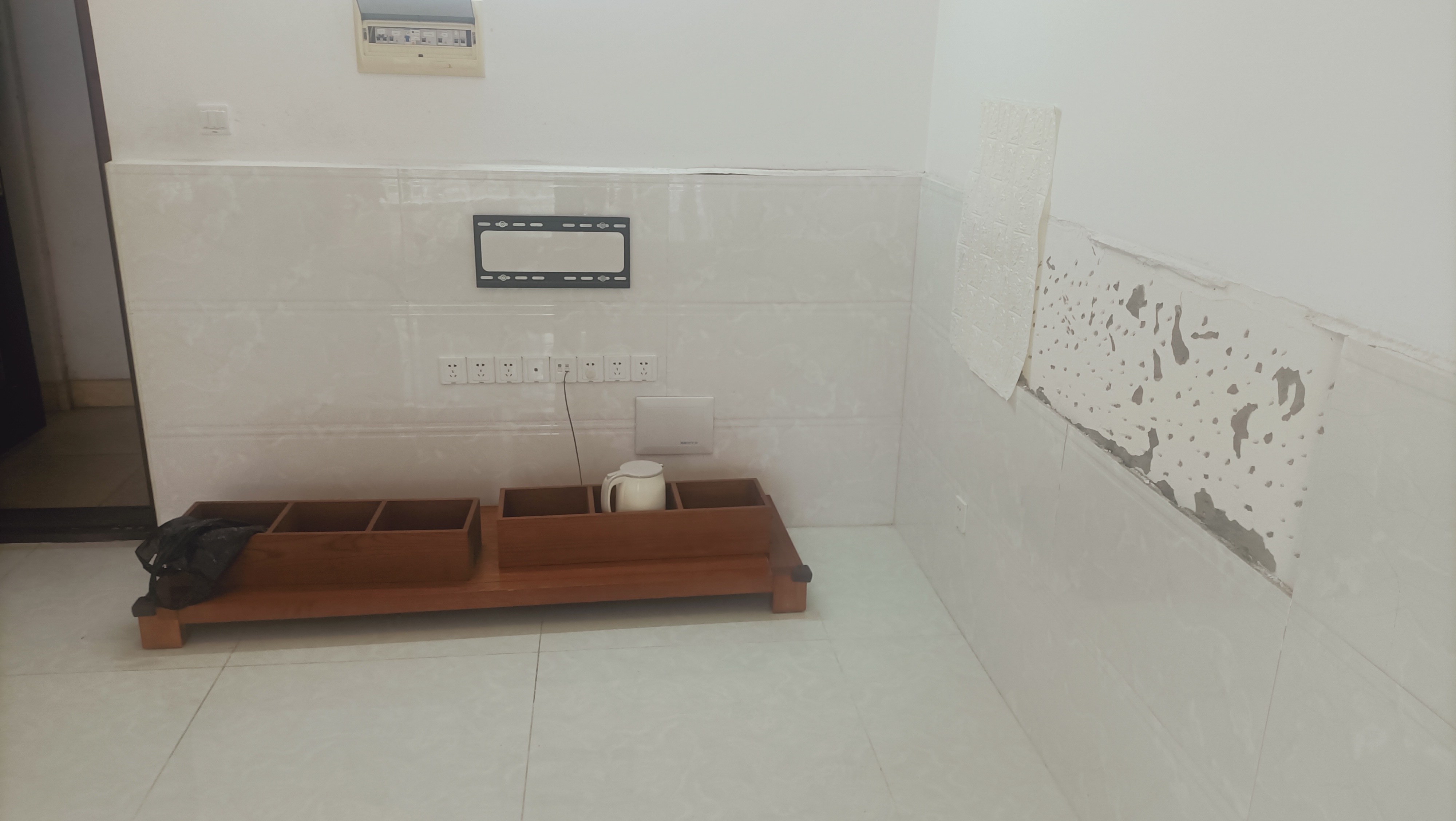 府兴公寓  1室1厅1卫   1300.00元/月室内图