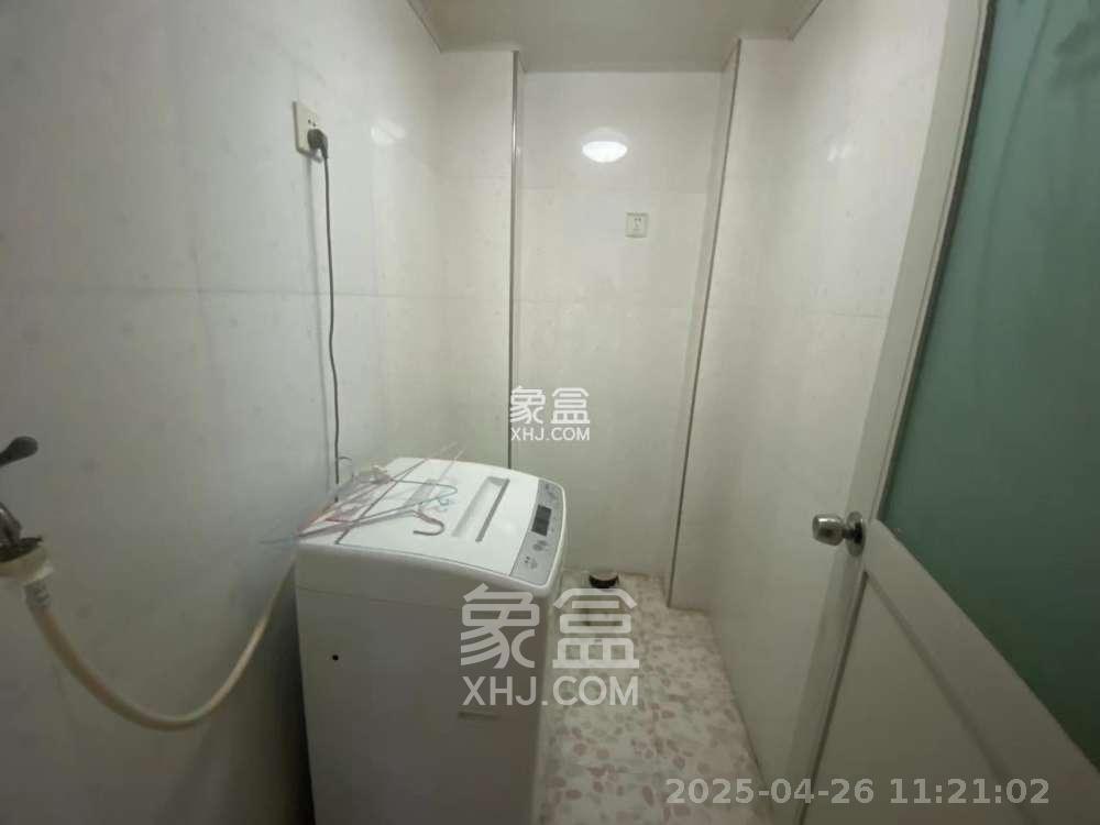 湖湘林语一期  3室2厅1卫   700.00元/月室内图