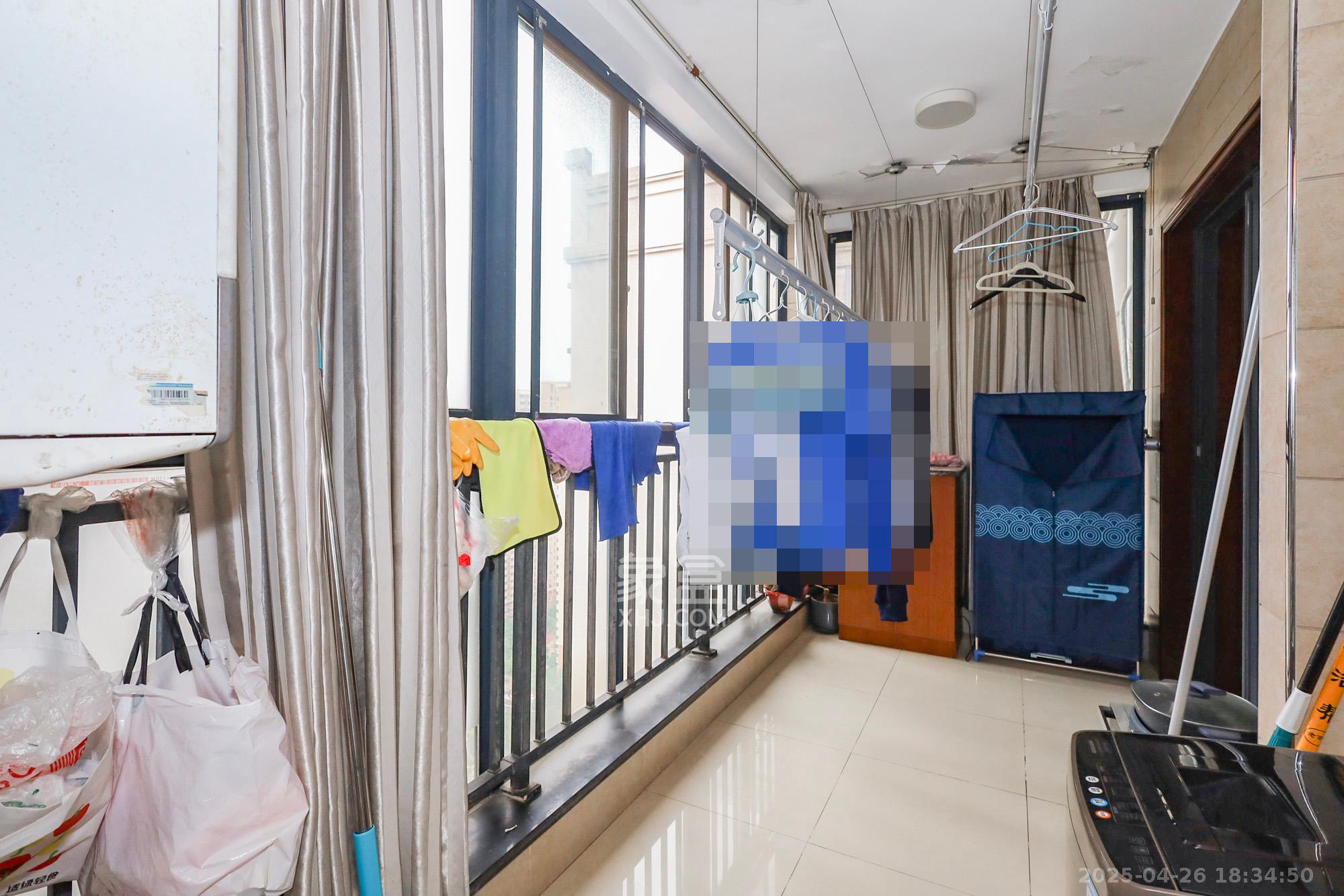 钰龙天下一期  4室2厅2卫    290.0万阳台