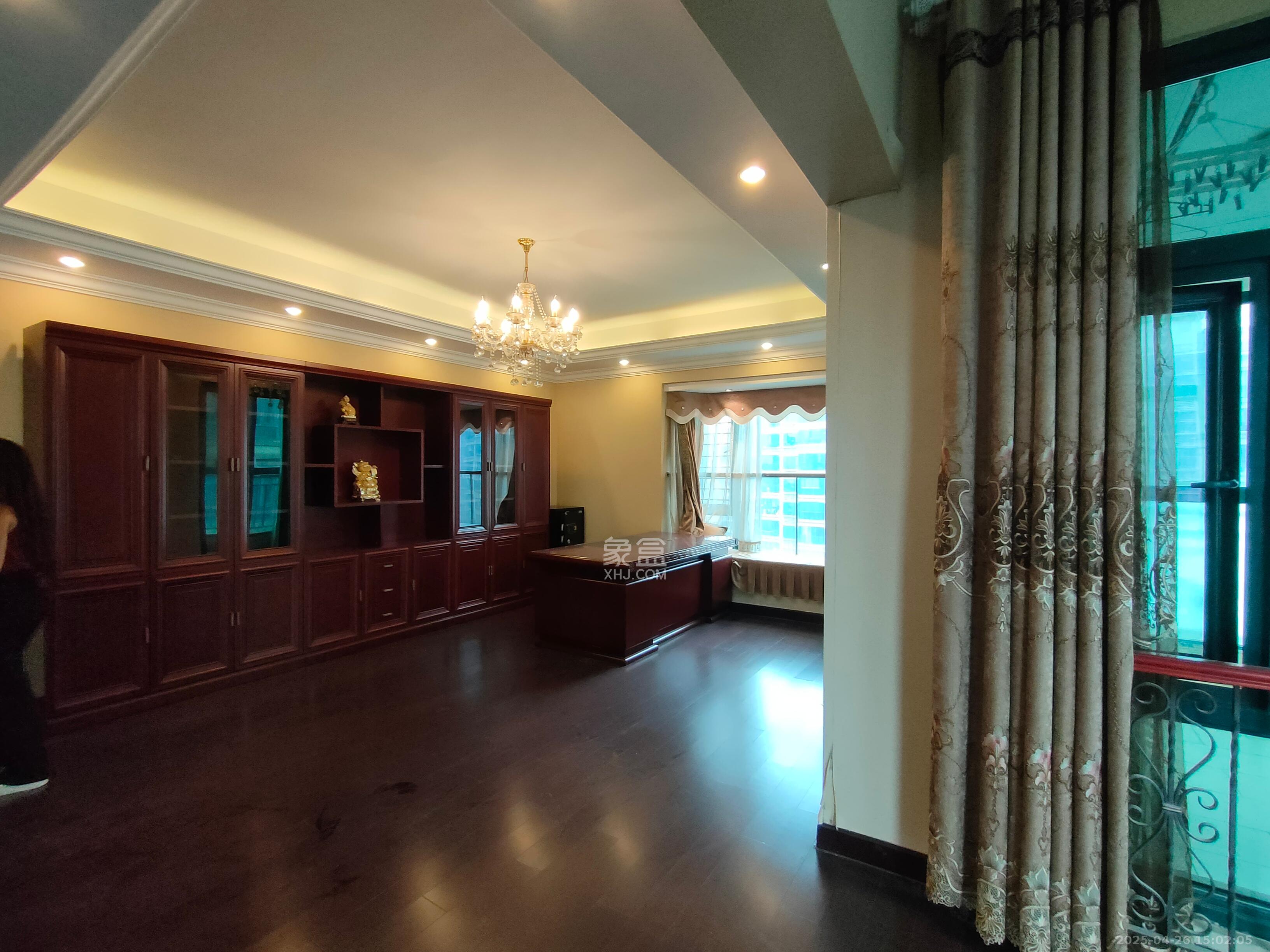 恒大雅苑 4室2厅2卫 6500.0元/月 恒大雅苑 4室2厅2卫 6500.0元/月室内图