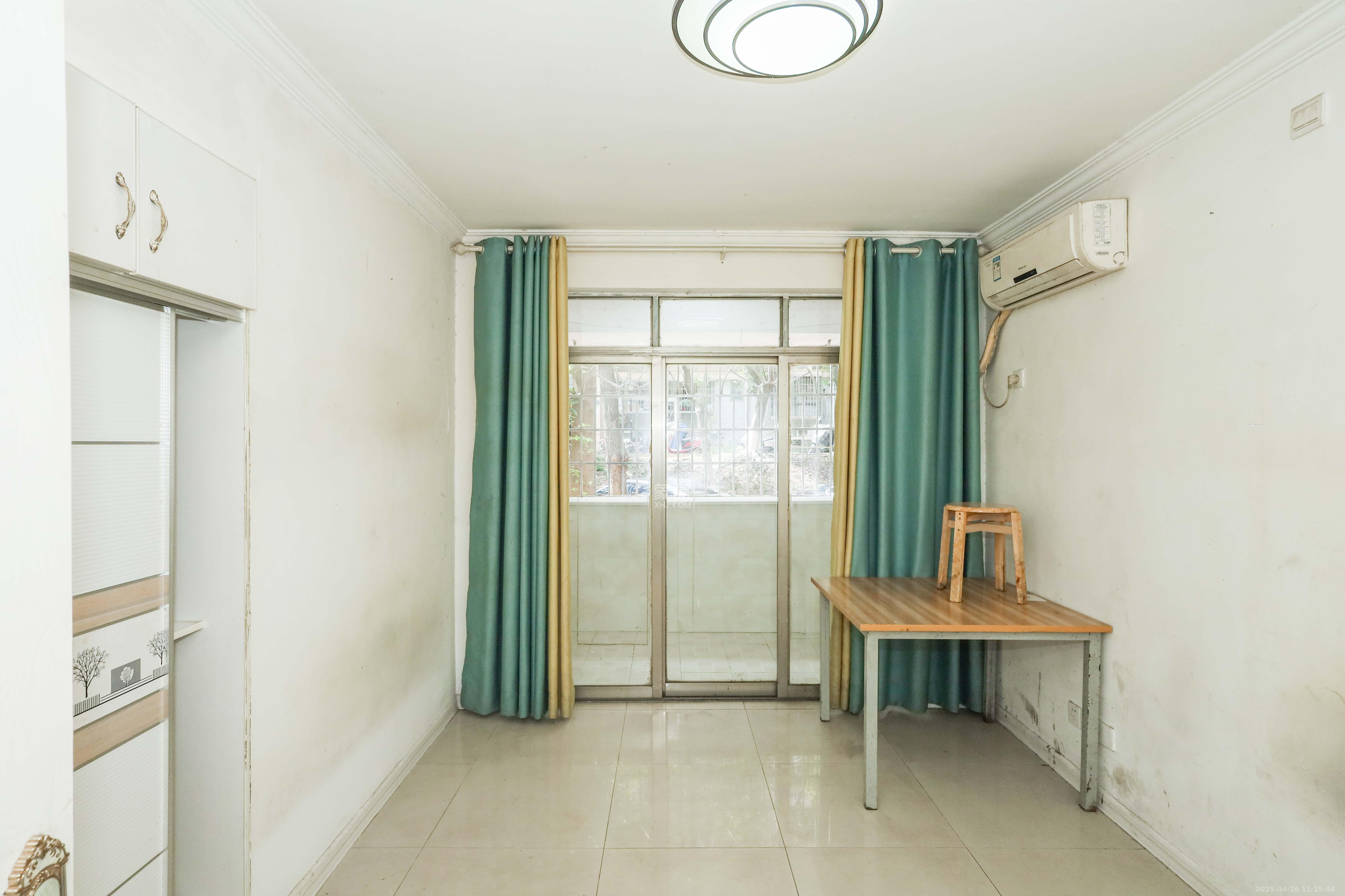 涉外花园  3室2厅2卫    85.0万卧室