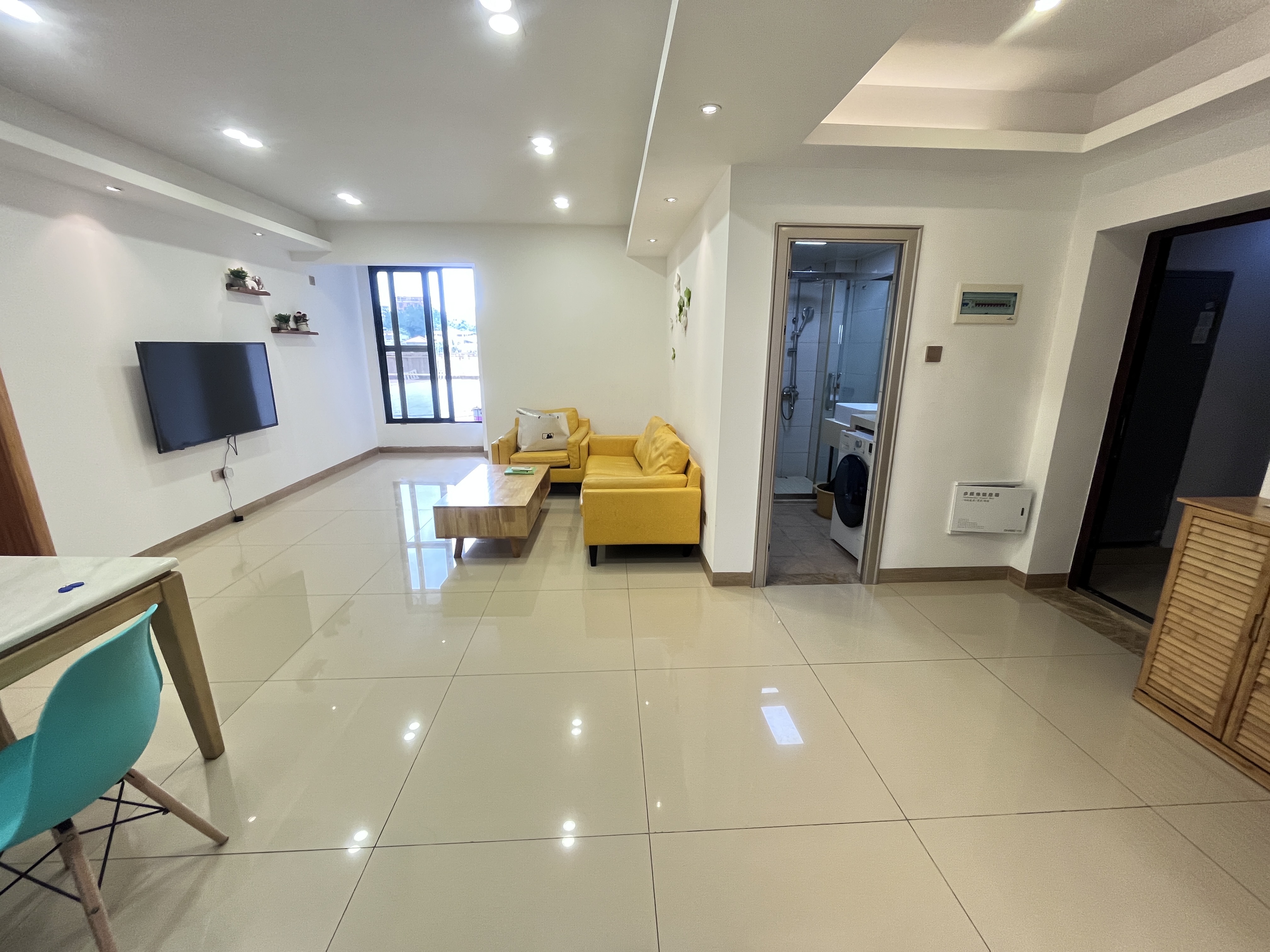 新宏基大厦 2室2厅1卫 3000.0元/月 新宏基大厦 2室2厅1卫 3000.0元/月室内图