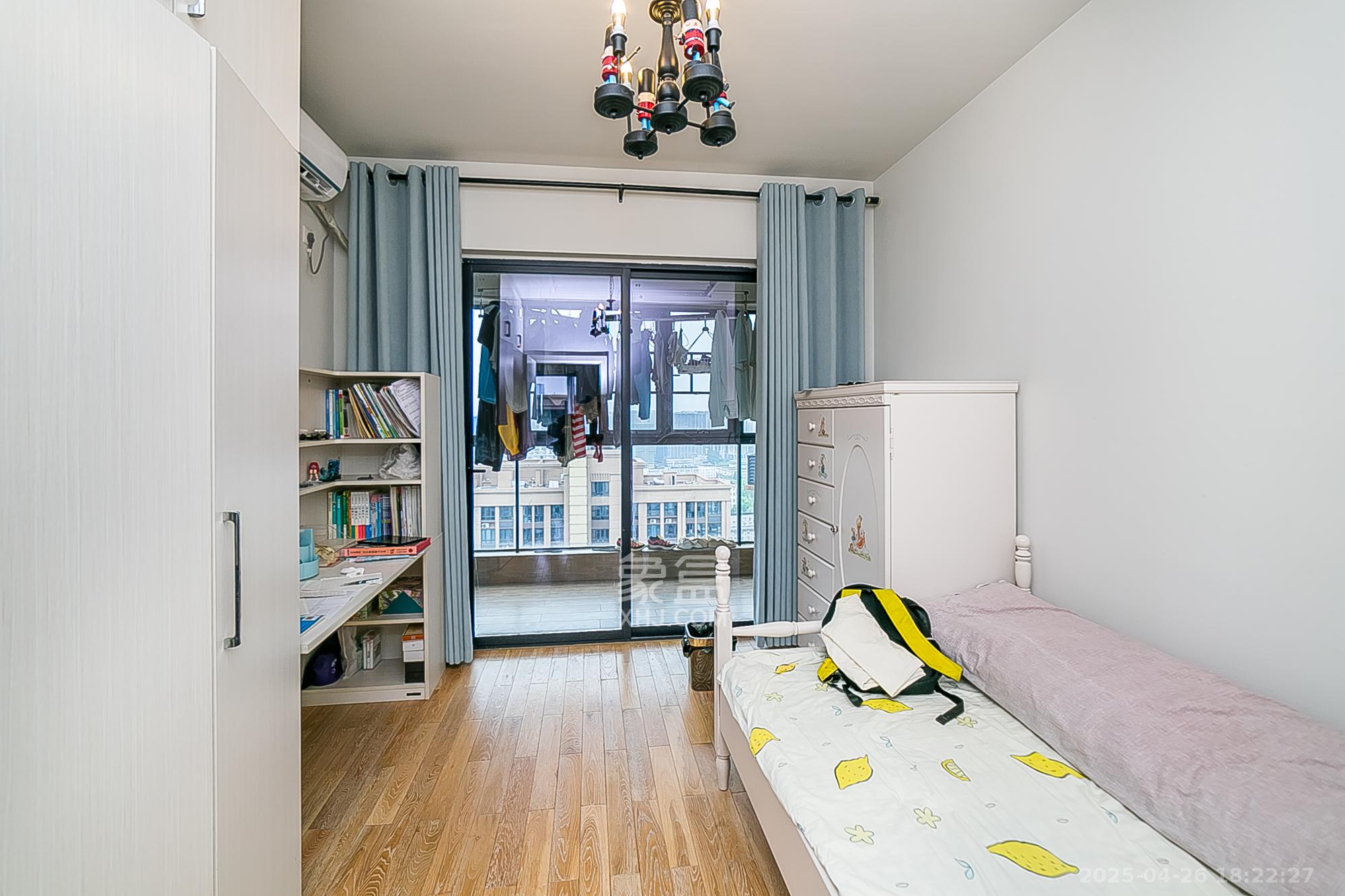 荣悦台  3室2厅2卫    198.0万 荣悦台  3室2厅2卫    198.0万卧室