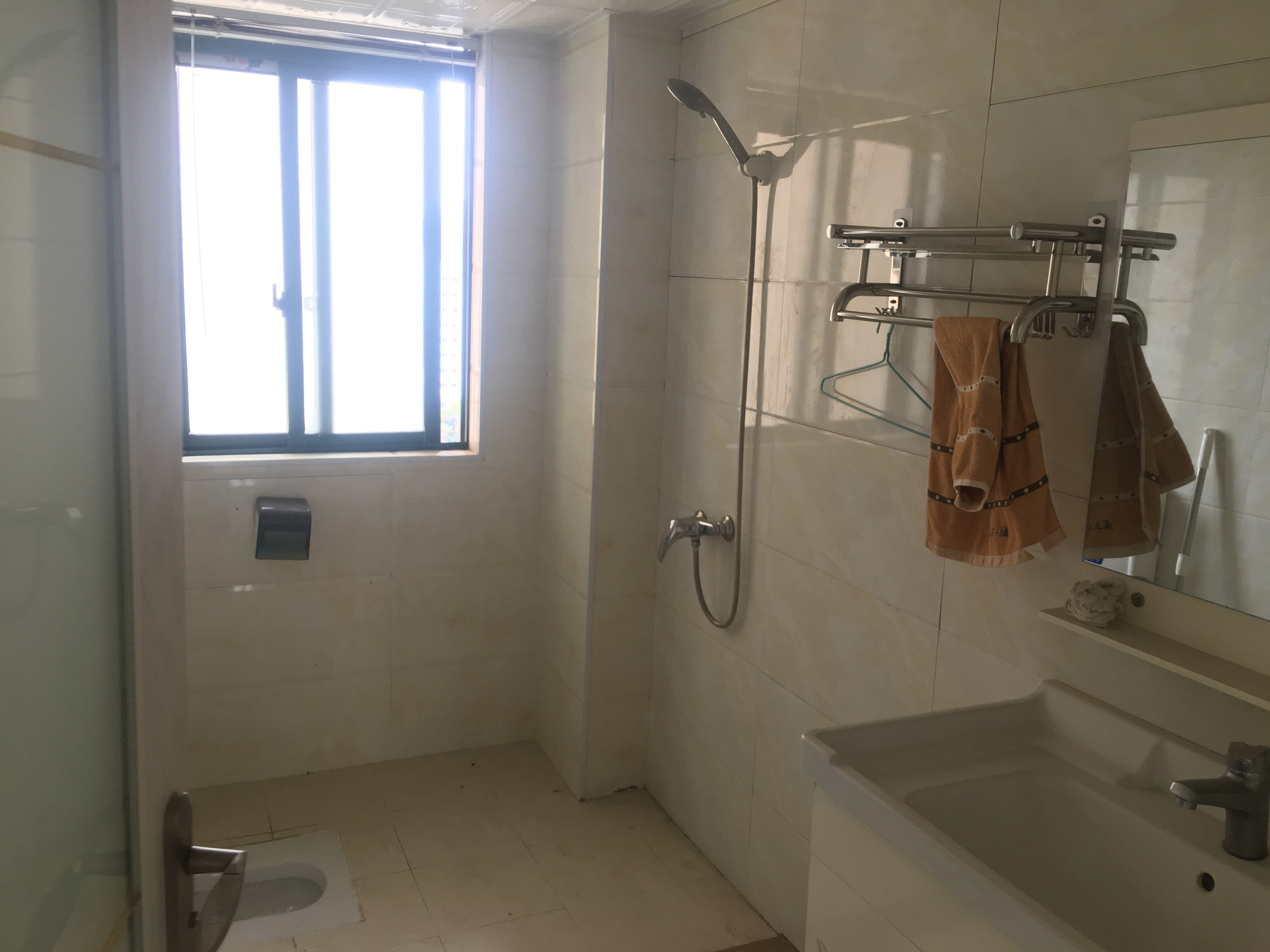 品阁 3室2厅2卫 2000.0元/月 品阁 3室2厅2卫 2000.0元/月室内图