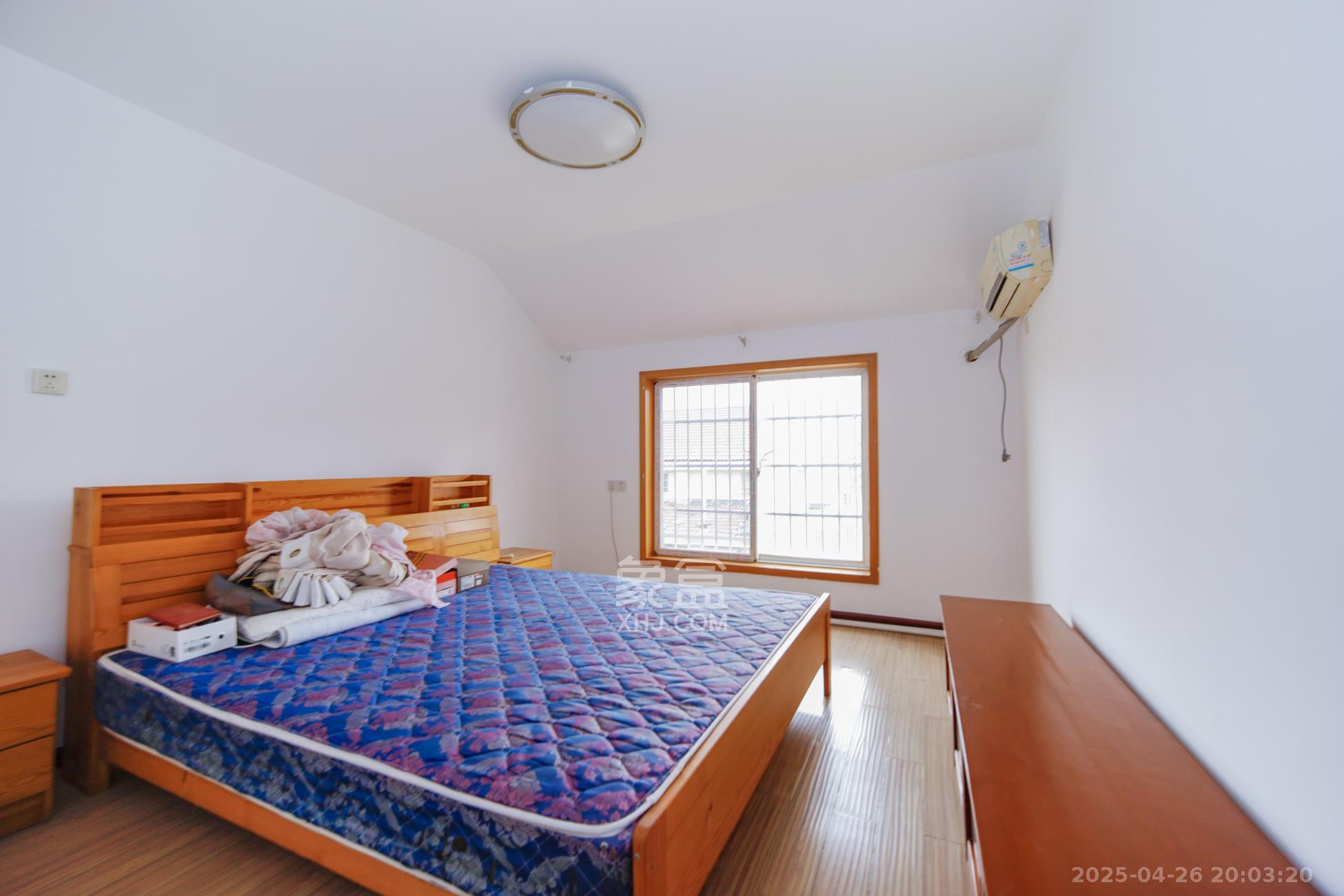 德馨园 5室2厅3卫 55.0万 德馨园 5室2厅3卫 55.0万卧室