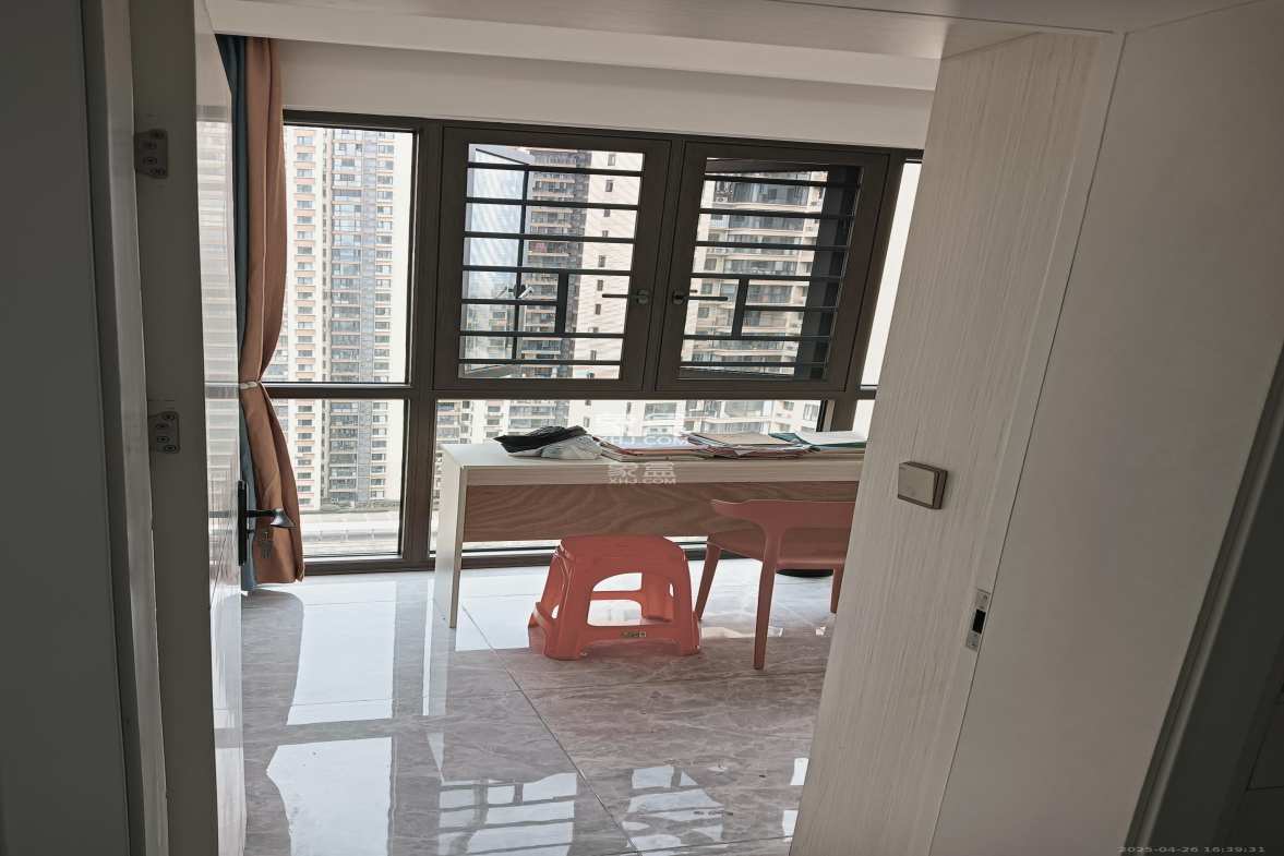 富兴悦府(富兴学府名邸) 4室2厅2卫 2300.0元/月 富兴悦府(富兴学府名邸) 4室2厅2卫 2300.0元/月室内图