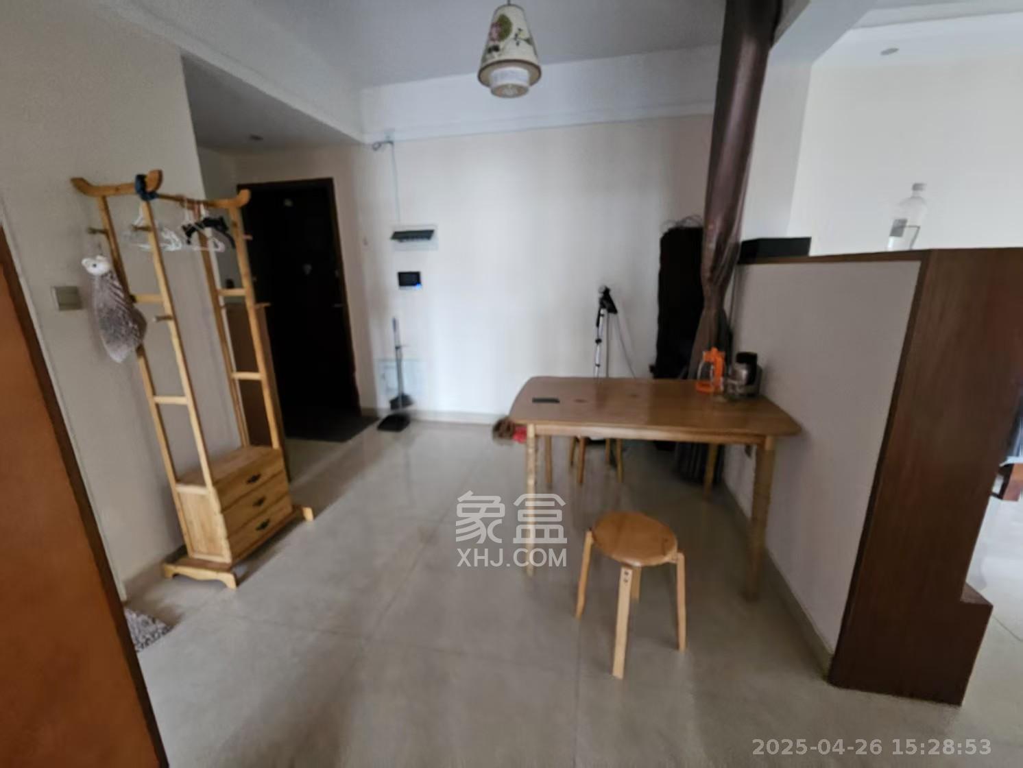 中央美郡  2室2厅1卫   2600.00元/月户型图