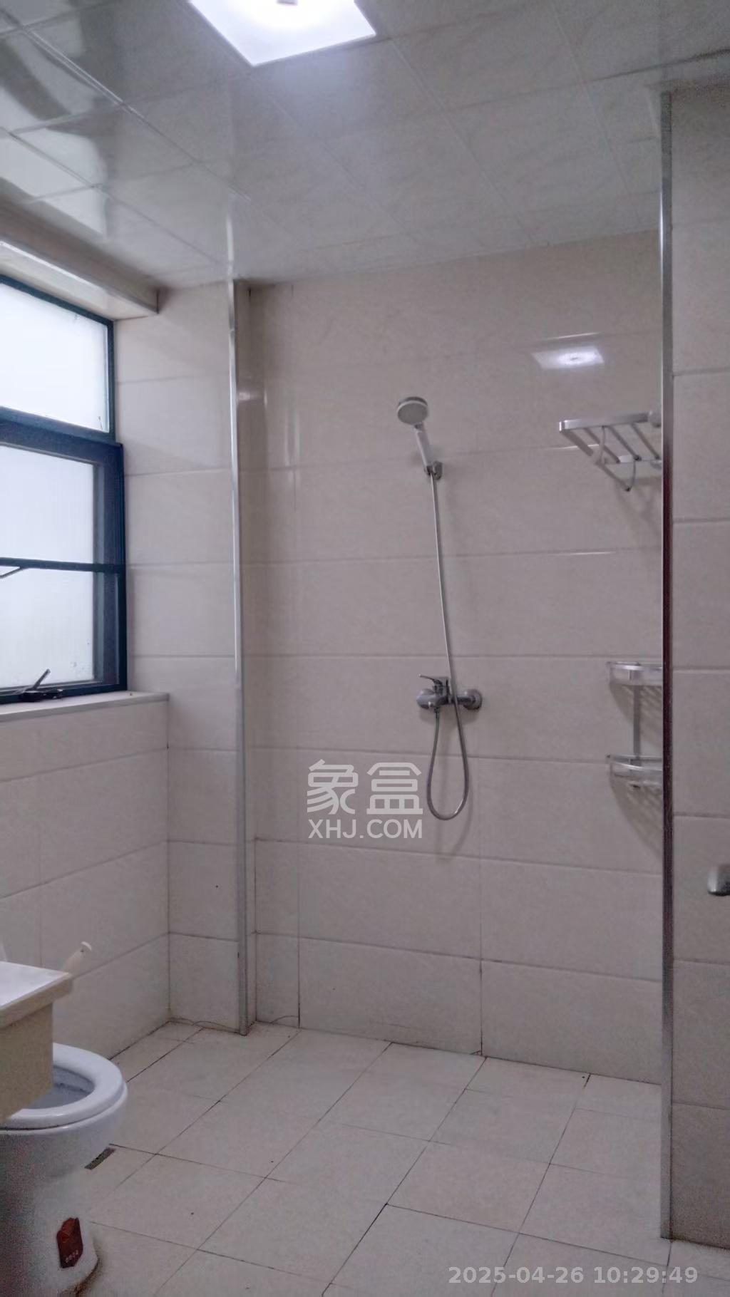 华天苑  4室2厅2卫    3500.0元/月室内图